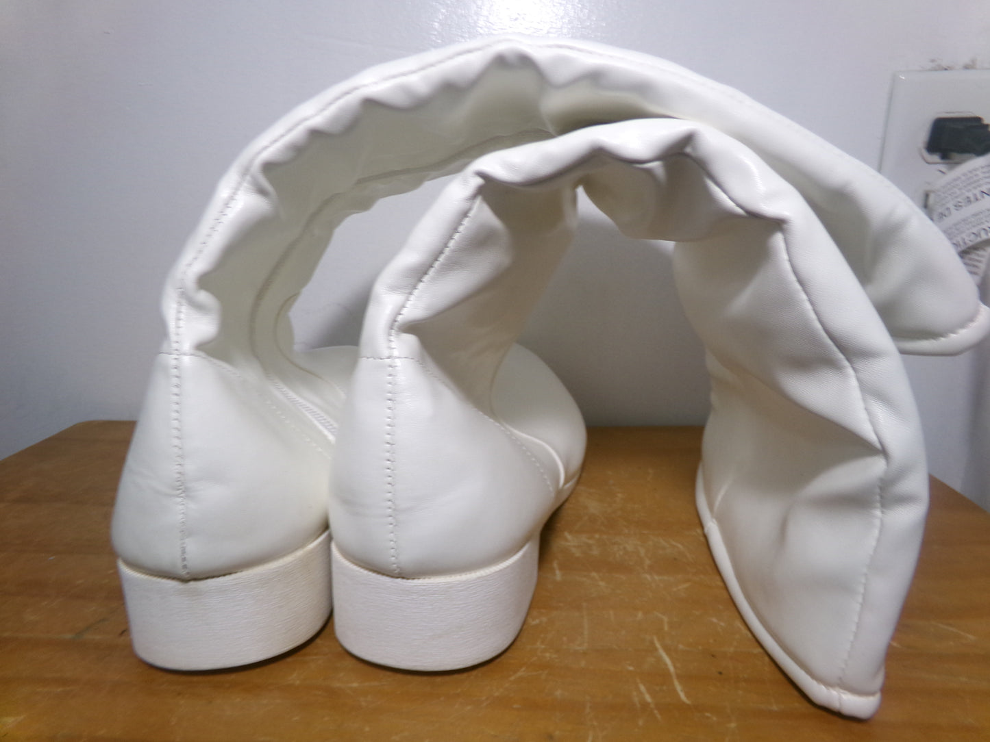 Pre-Owned Parade Shoes Gotham 9.5M Knee High Zip Up Rubber Soles