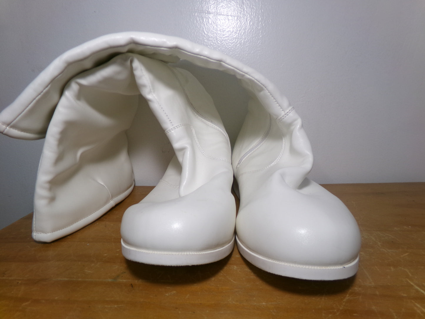 Pre-Owned Parade Shoes Gotham 9.5M Knee High Zip Up Rubber Soles