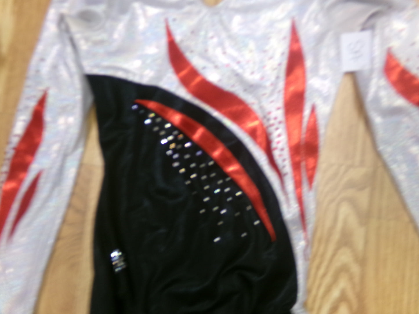 Pre-Owned Gymnastics Leotard Medium Adult Red Sparkle Long Sleeve Acro Tumbling