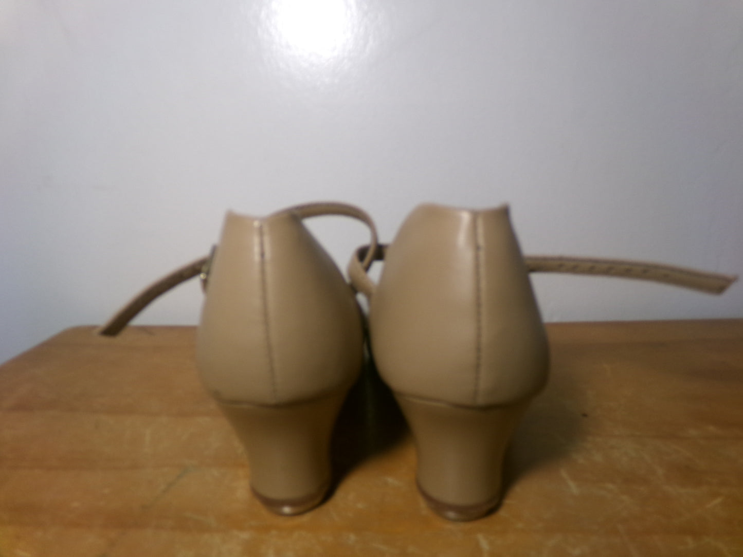 Dance Character Shoes Capezio T-Strap 561 Tan 6.5M 2" Heel Jazz Musical Theater