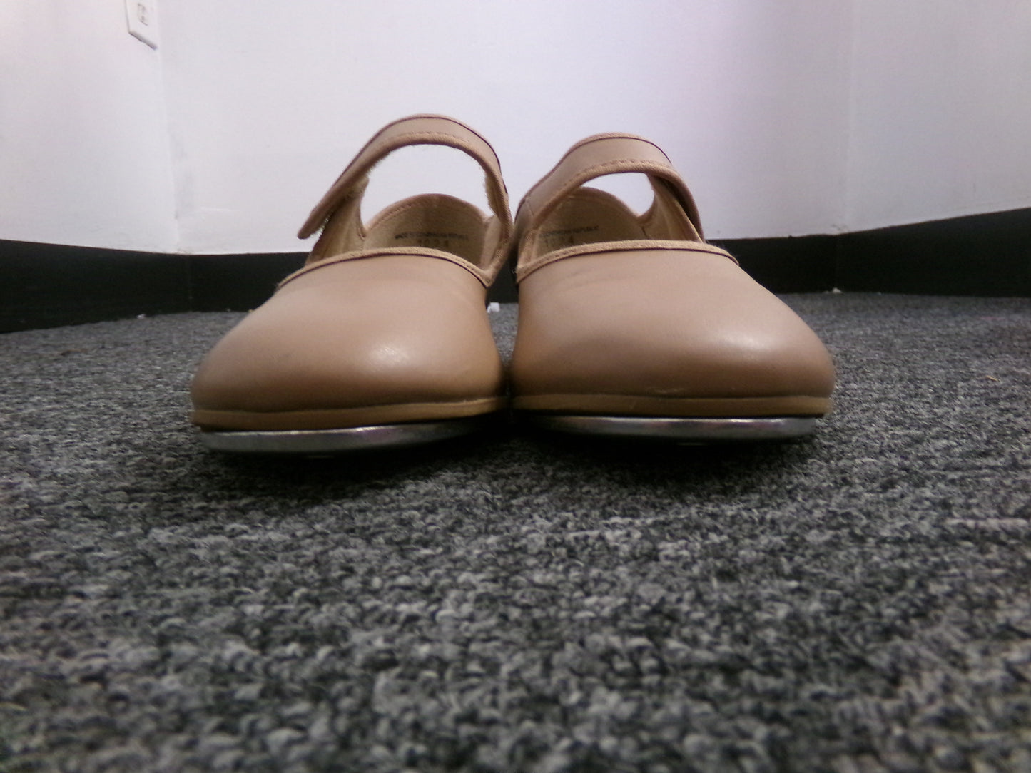 Pre-Owned Tap Shoes Adult 5.5W Tan So Danca TA38 Mary Jane Leather Loop Strap