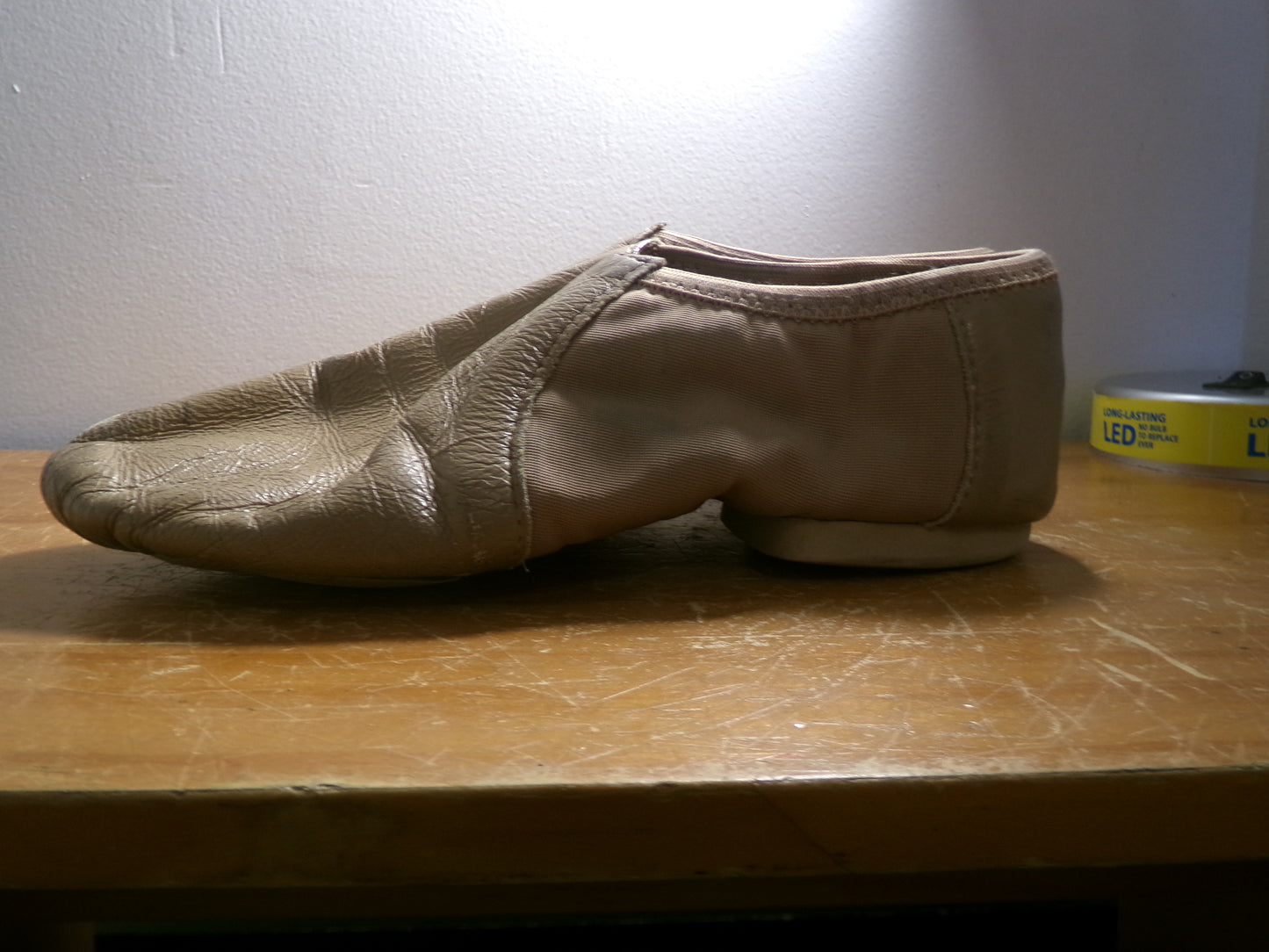 Pre-Owned Jazz Shoes DanzNMotion Adult 7M Tan Slip On Leather Split Sole