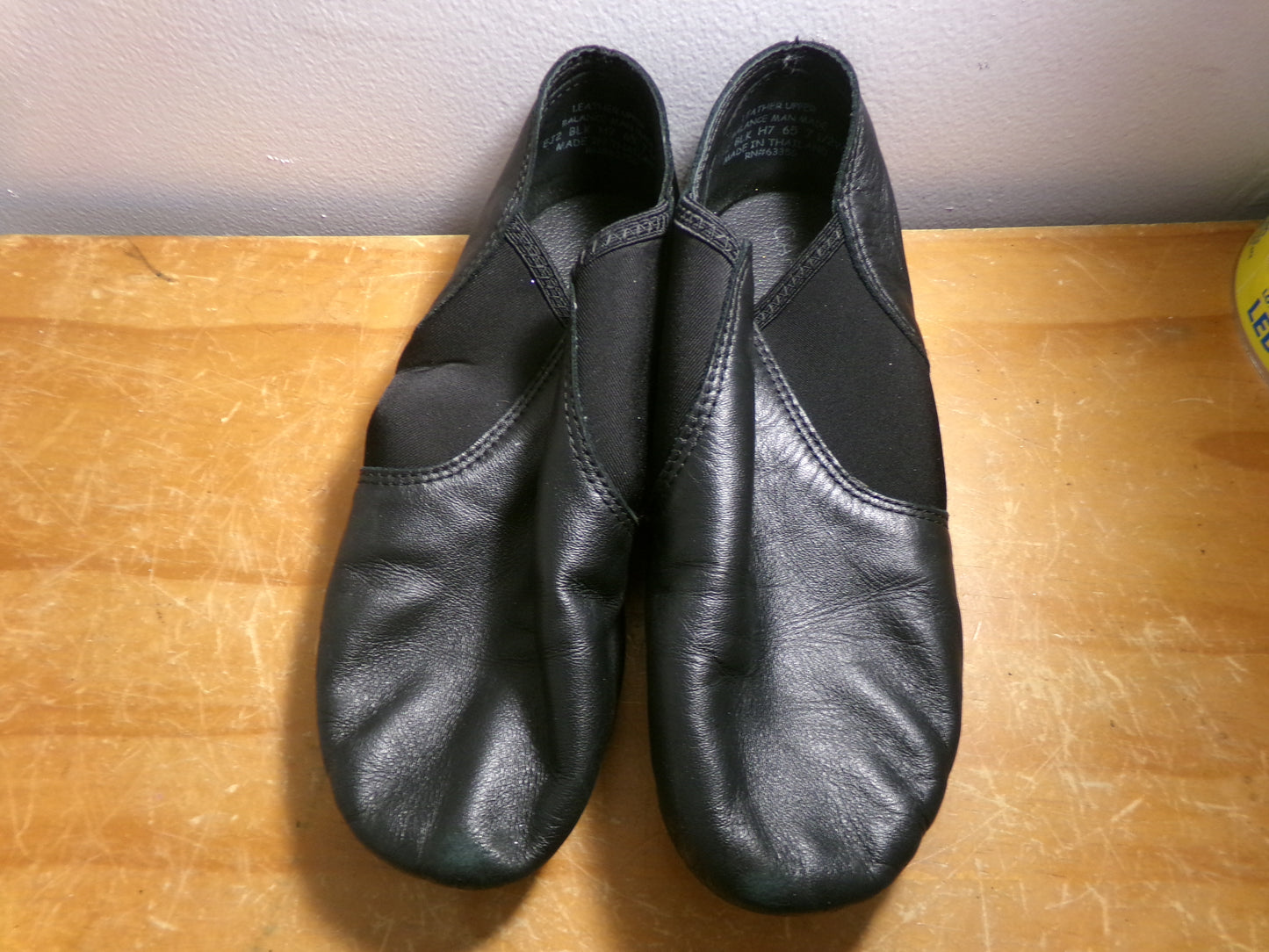 Pre-Owned Jazz Shoes Capezio 7.5W Adult Black Leather Slip On
