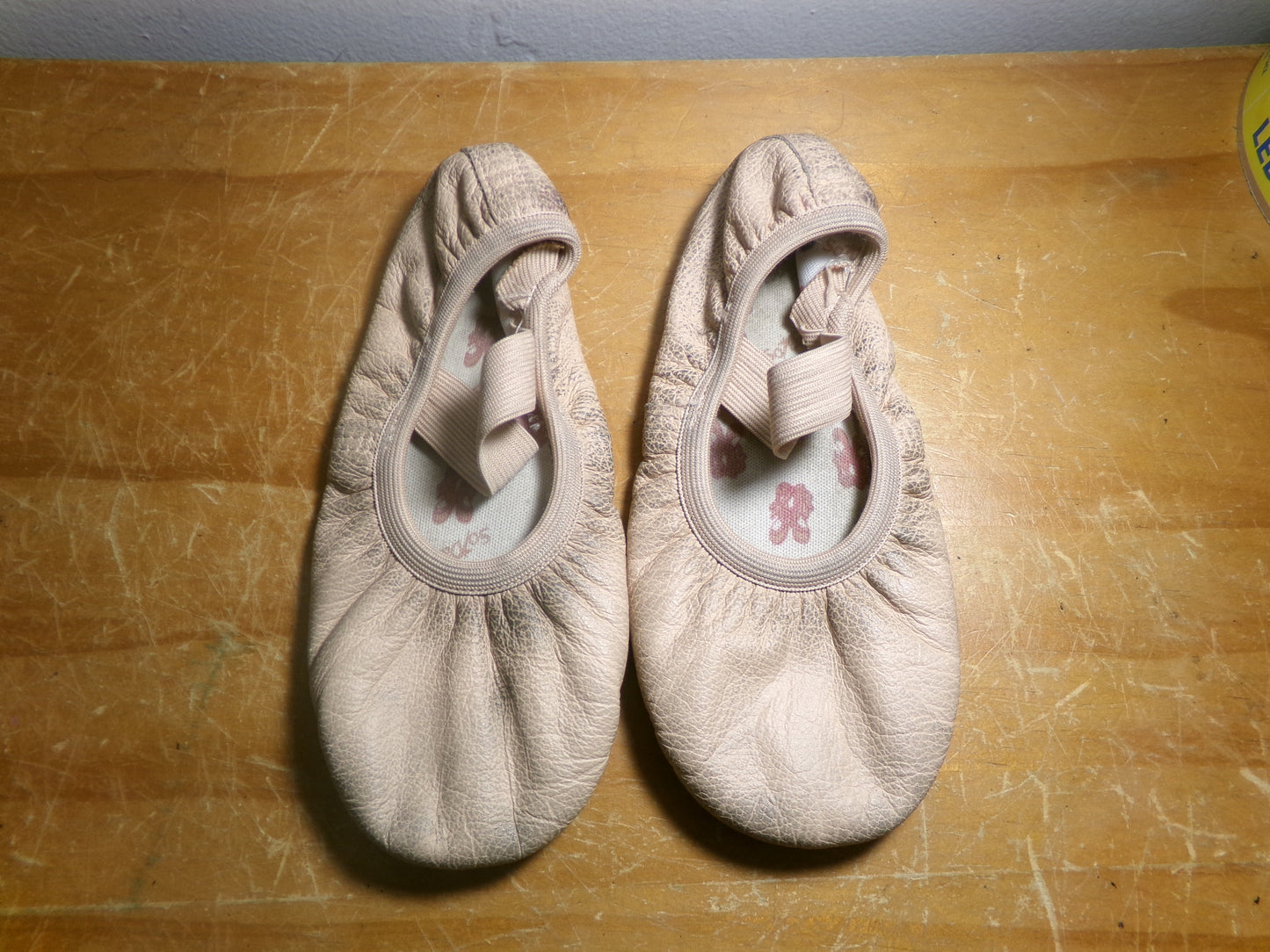 Pre-Owned Ballet Shoes SoDanca Kid 11D Pull On Leather Single Strap Full Sole