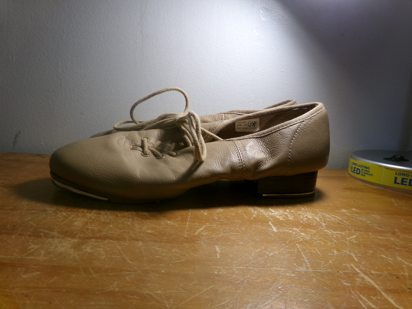 Pre-Owned Tap Shoes DanzNMotion Adult 7W Tan Oxford Leather Split Sole