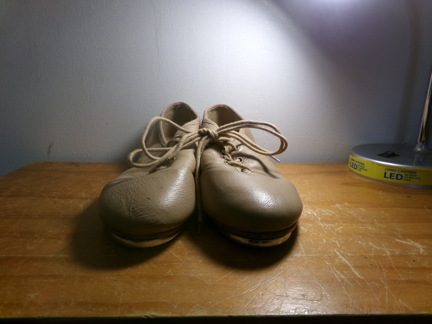Pre-Owned Tap Shoes DanzNMotion Adult 7W Tan Oxford Leather Split Sole