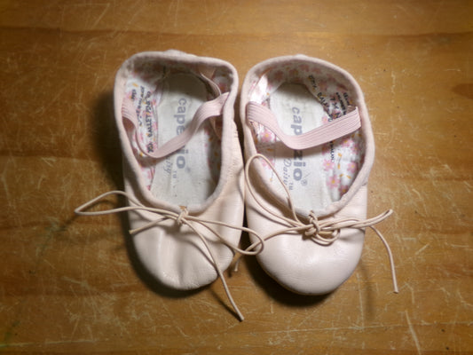 Pre-Owned Ballet Shoes Capezio Toddler 7.5N Tie Drawstring Leather Single Strap Full Sole