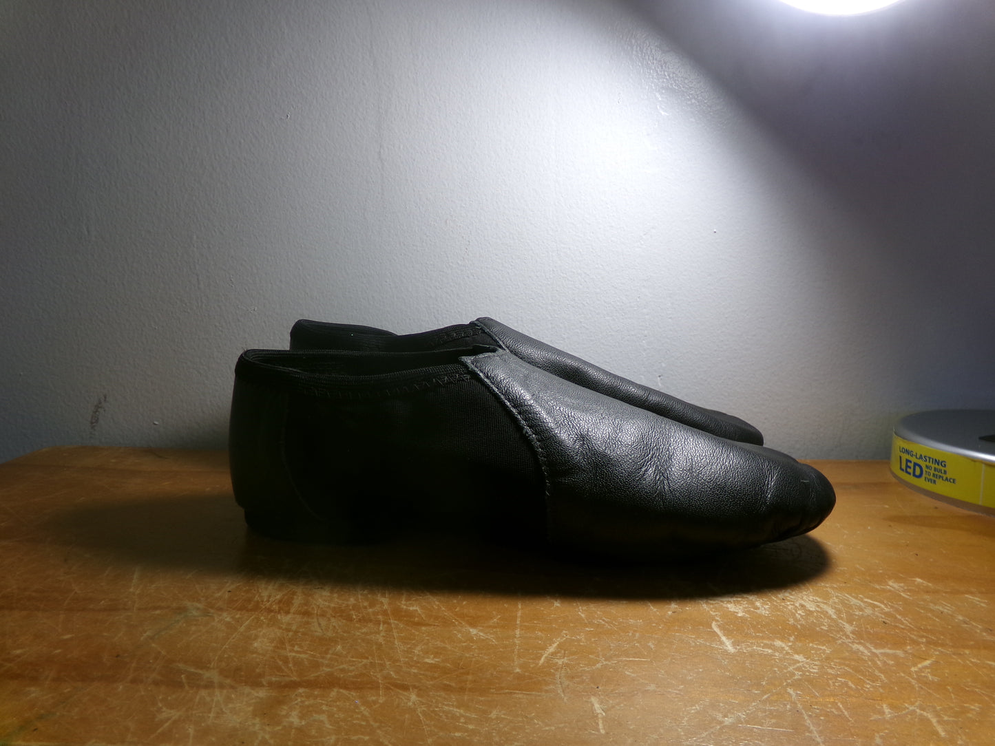Pre-Owned Jazz Shoes DanzNMotion Adult 8M Leather Pull On Split Sole