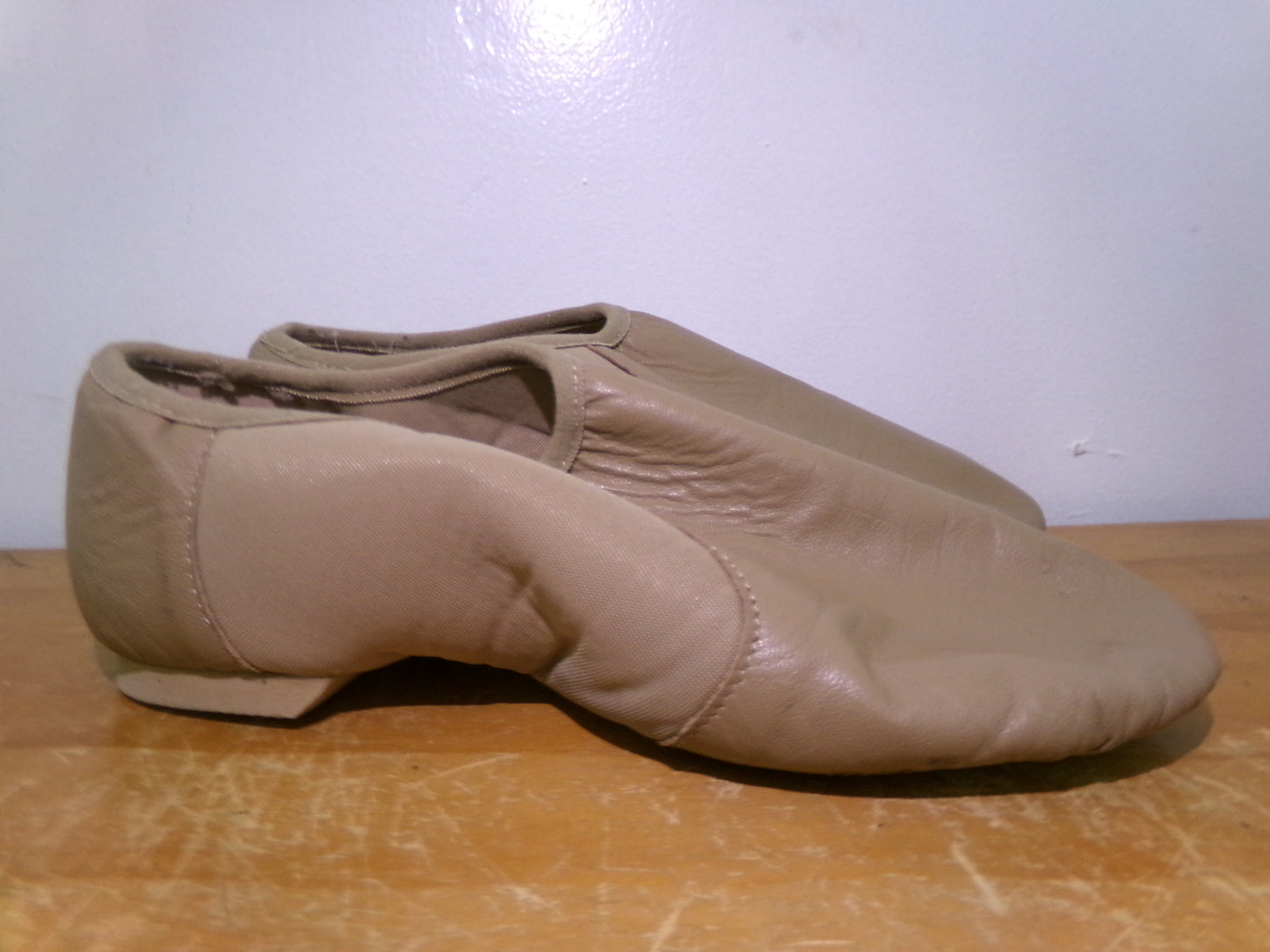 Pre-Owned Jazz Shoes Danz N Motion Tan 9158 Adult 10M Slip On Stretch Side