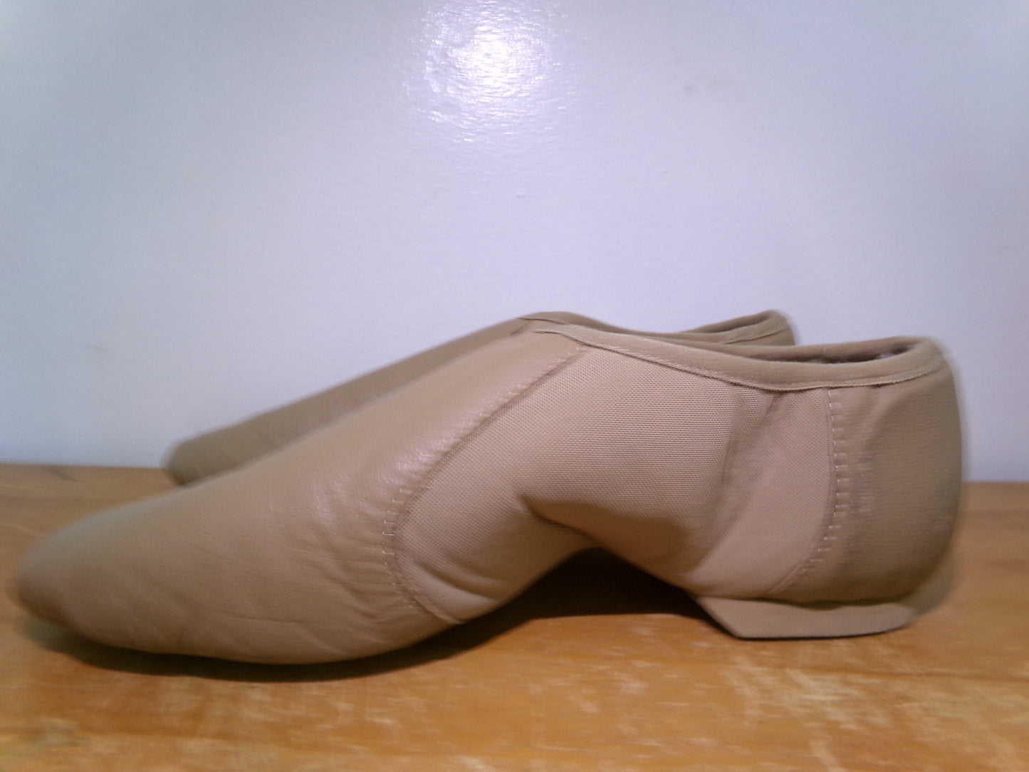 Pre-Owned Jazz Shoes Danz N Motion Tan 9158 Adult 10M Slip On Stretch Side
