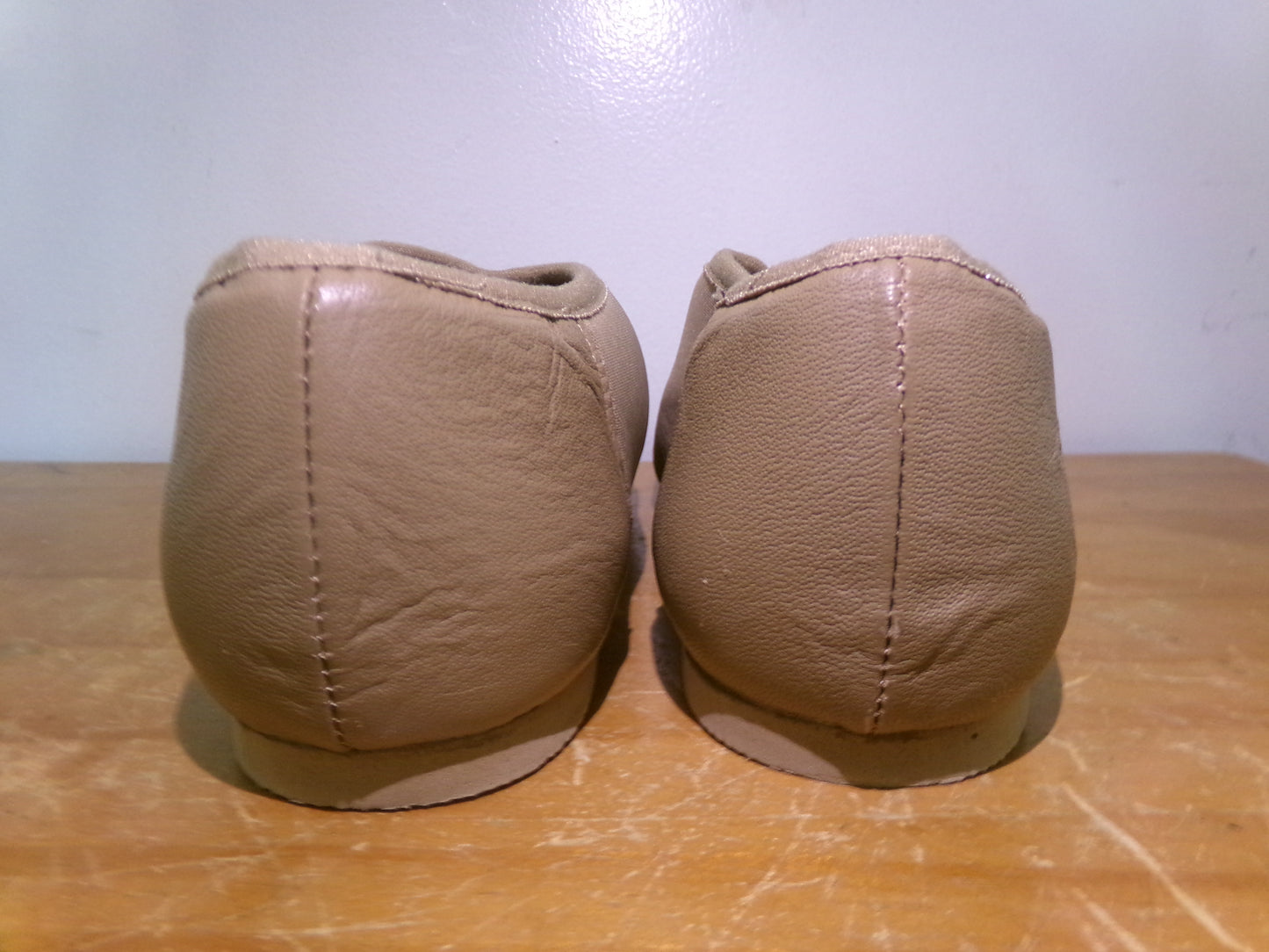 Pre-Owned Jazz Shoes Danz N Motion Tan 9158 Adult 10M Slip On Stretch Side
