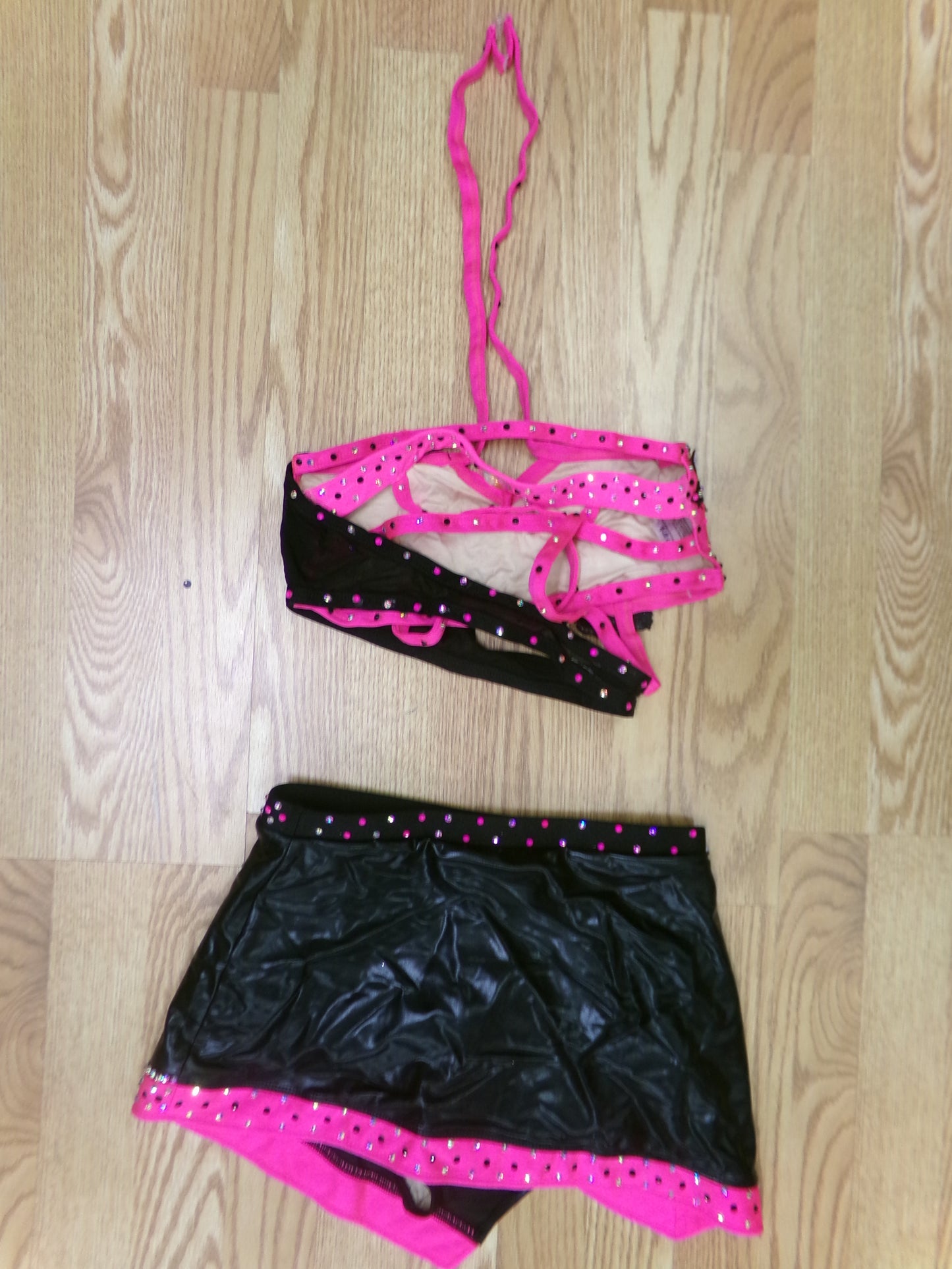 Pre-Owned Costume Dazzle Me Small Adult Pink/Black 2 PC Jazz Tap Rhinestones