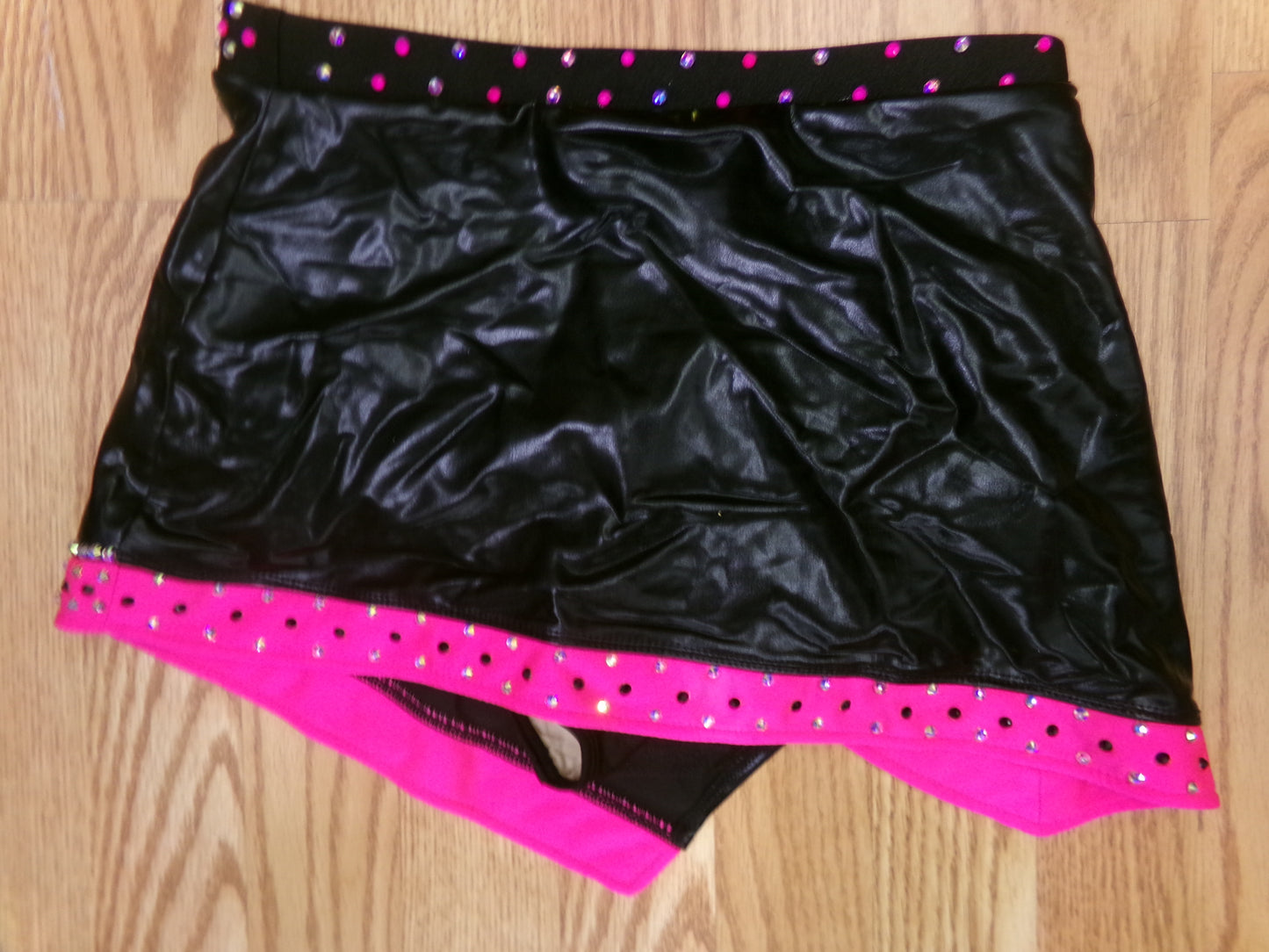 Pre-Owned Costume Dazzle Me Small Adult Pink/Black 2 PC Jazz Tap Rhinestones
