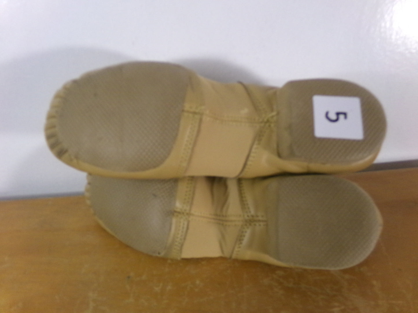 Pre-Owned Jazz Shoes Revolution Tan 5M Adult Canvas Split Sole