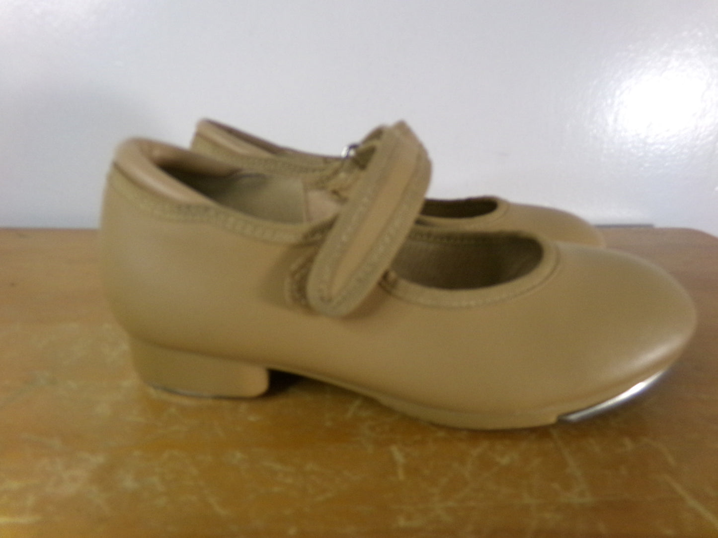 Pre-Owned Dance Tap Shoes  Kids 12M Mary Jane easy Strap Tan