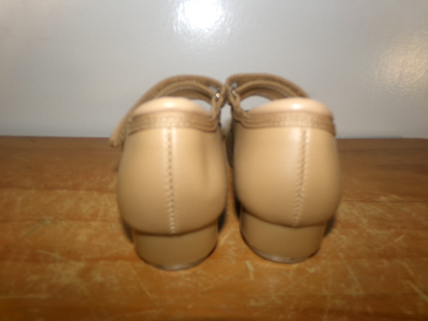 Pre-Owned Dance Tap Shoes  Kids 12M Mary Jane easy Strap Tan