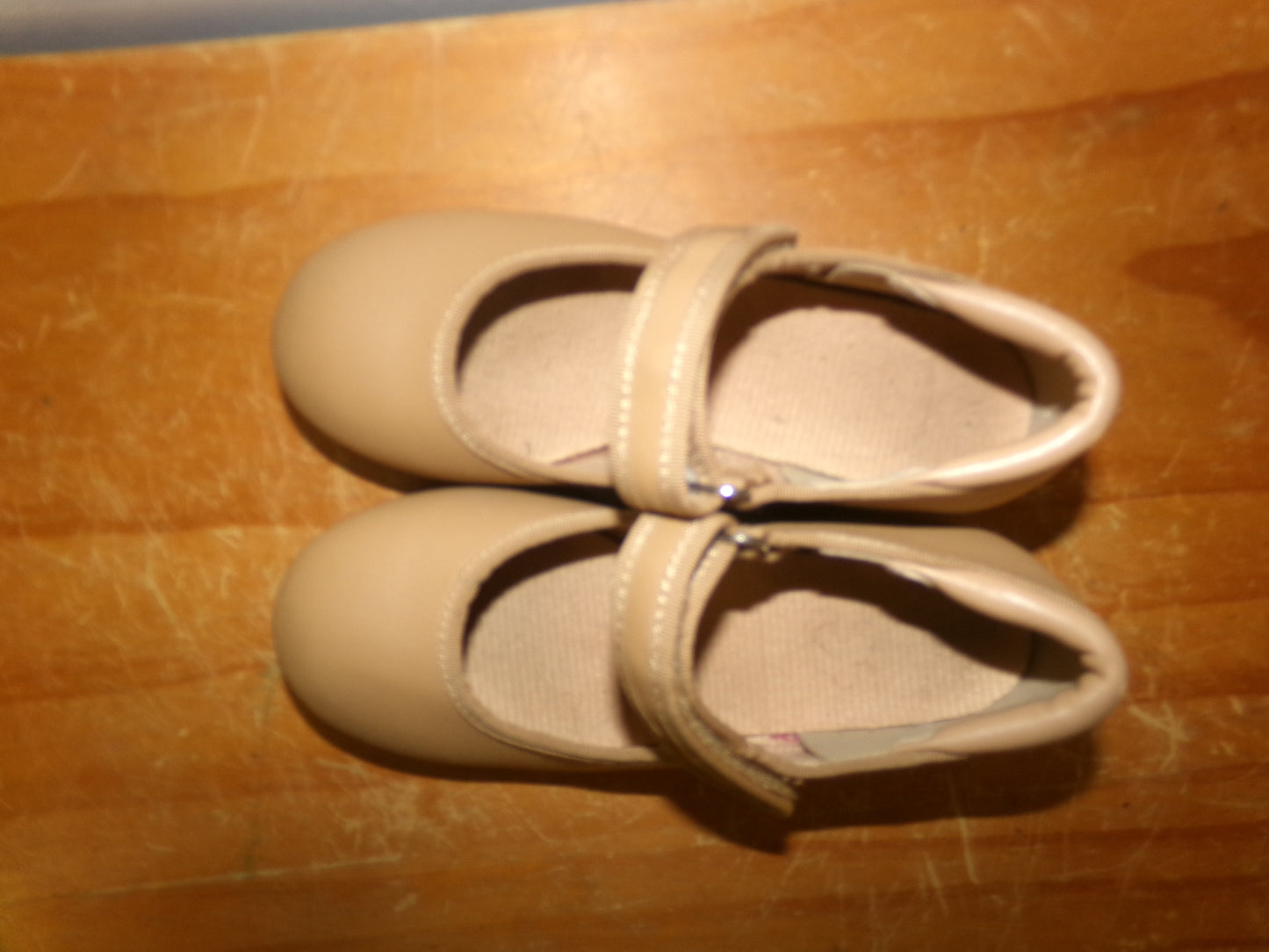 Pre-Owned Dance Tap Shoes  Kids 12M Mary Jane easy Strap Tan