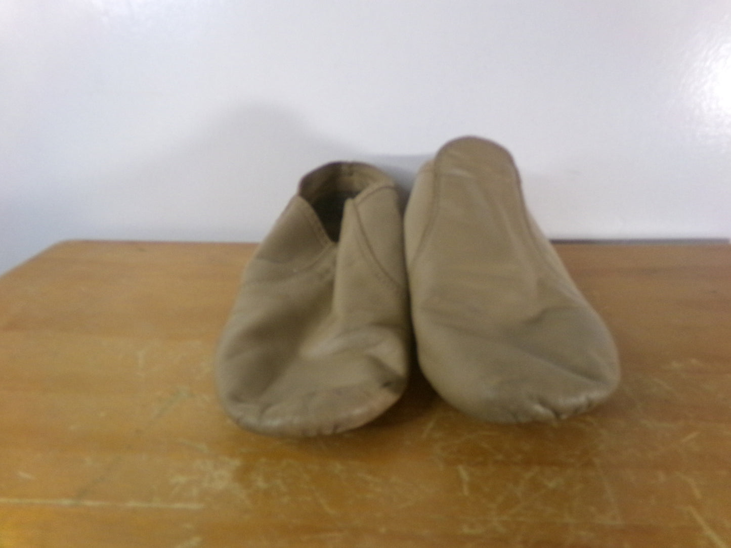 Pre-Owned Jazz Shoes Capezio Adult 7M Side Elastic Leather Slip On Split Sole