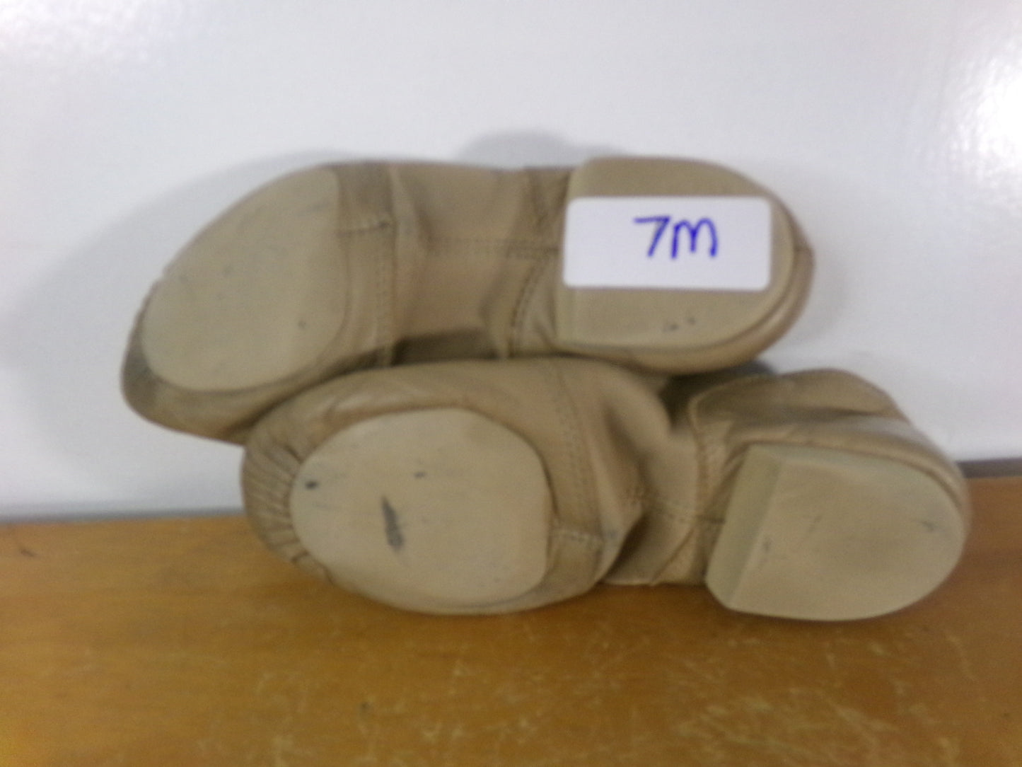 Pre-Owned Jazz Shoes Capezio Adult 7M Side Elastic Leather Slip On Split Sole
