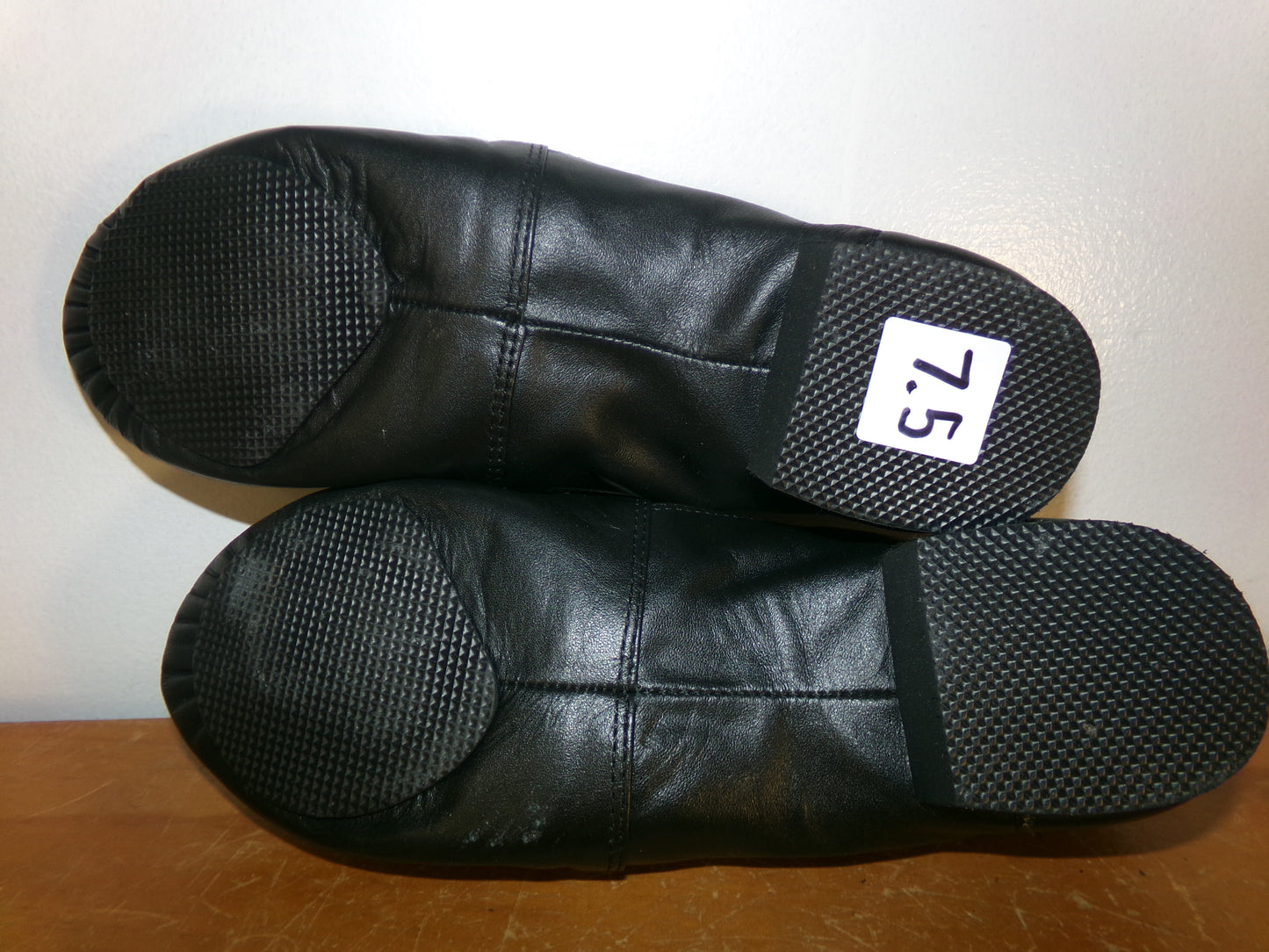 Pre-Owned Jazz Shoes ABT Adult 7.5M Side Elastic Leather Slip On Split Sole