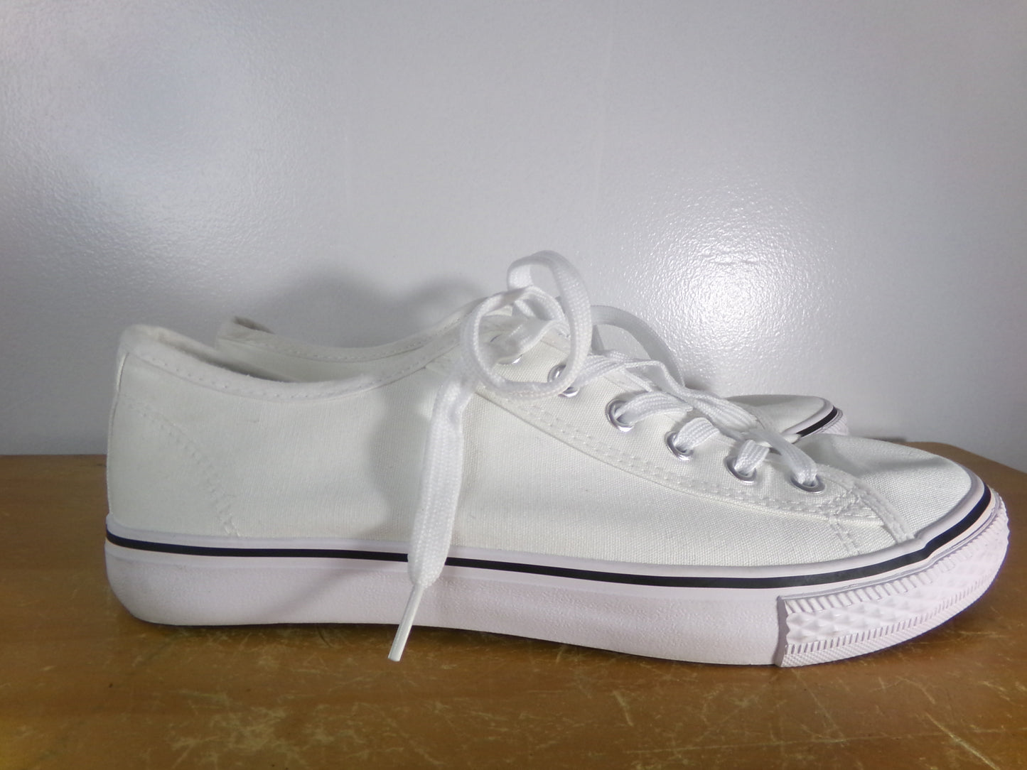 Pre-Owned  Shoes Balera Adult 10M Sneakers White