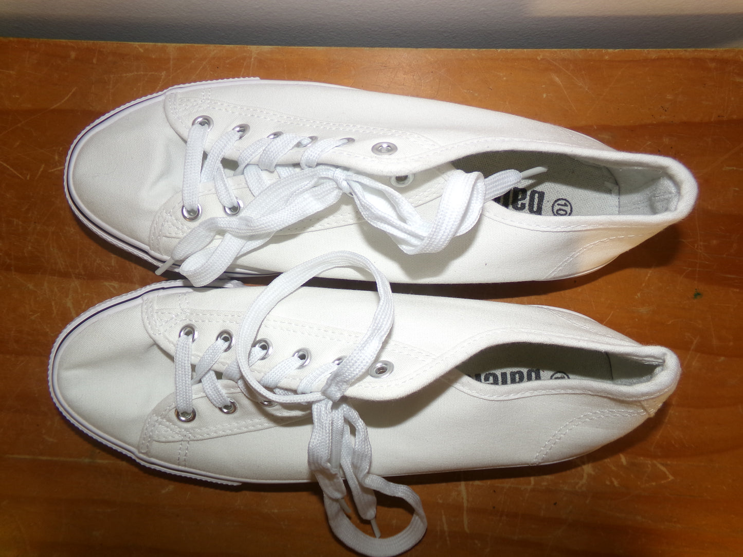 Pre-Owned  Shoes Balera Adult 10M Sneakers White