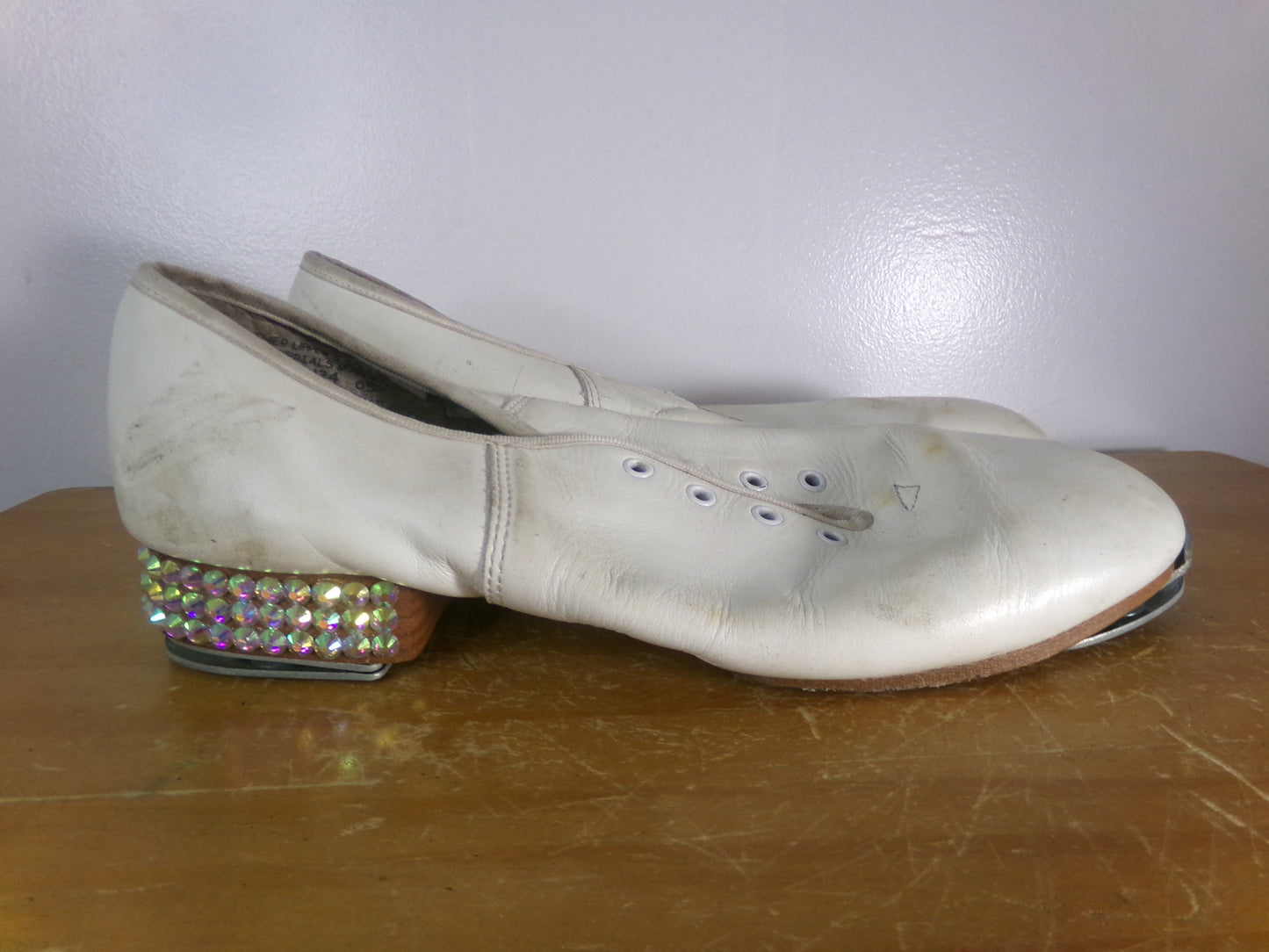Pre-Owned Buck Clogging Shoes Steven Stompers 9.5M White Oxford Split Sole NEEDS LACES