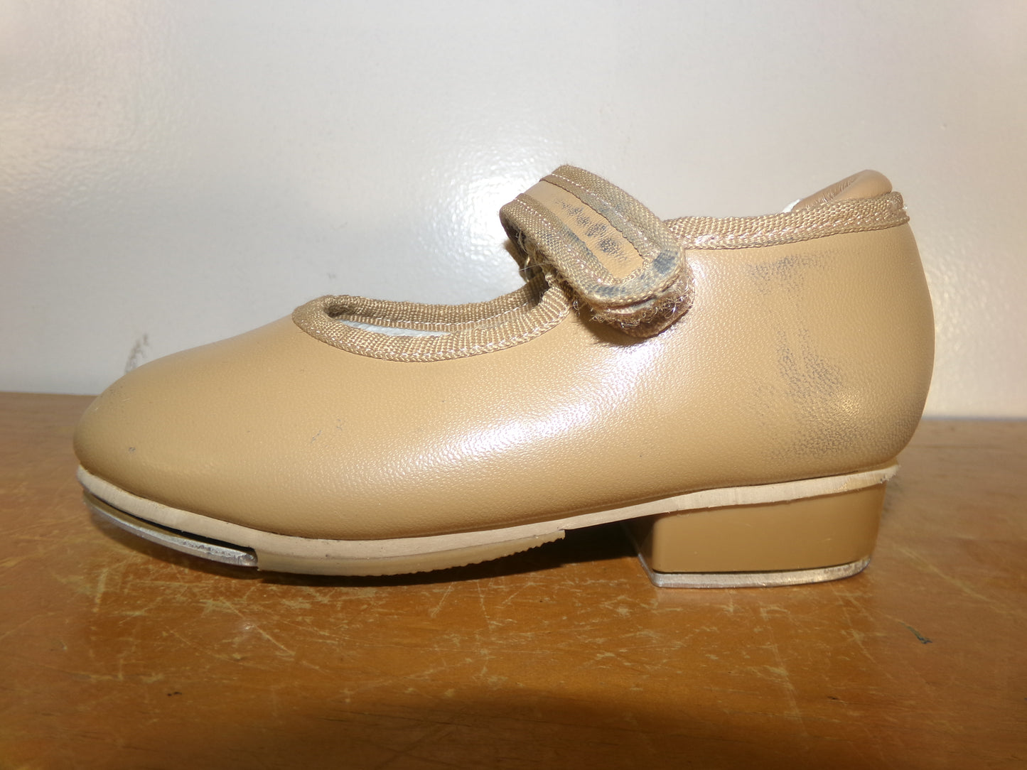 Pre-Owned Tap Shoes Revolution Girls 10M Tan Mary Jane Leather Loop Strap