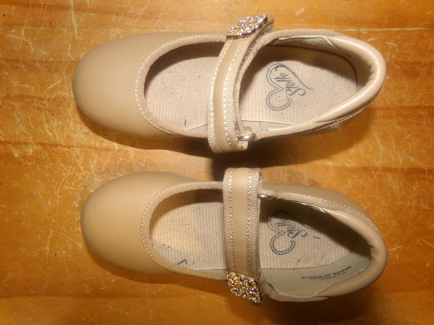 Pre-Owned Dance Tap Shoes Stelle Child 9M Mary Jane easy Strap Tan Velcro