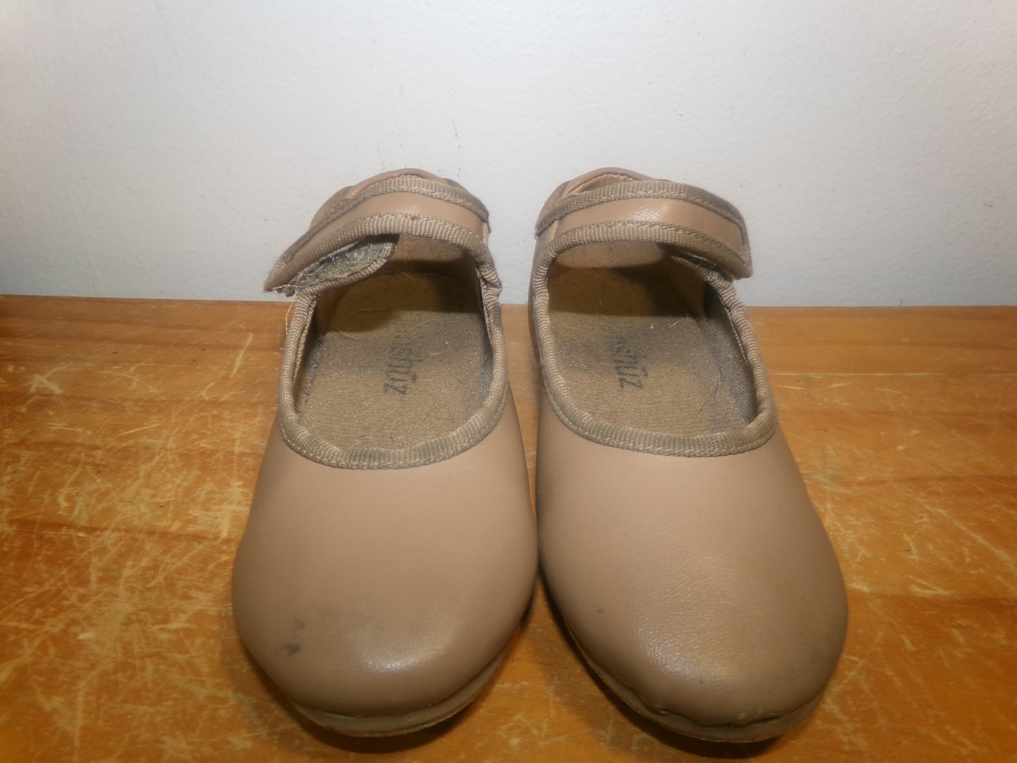 Pre-Owned Tap Shoes Danshuz 534 Girl's 9M Tan Mary Jane Easy Strap