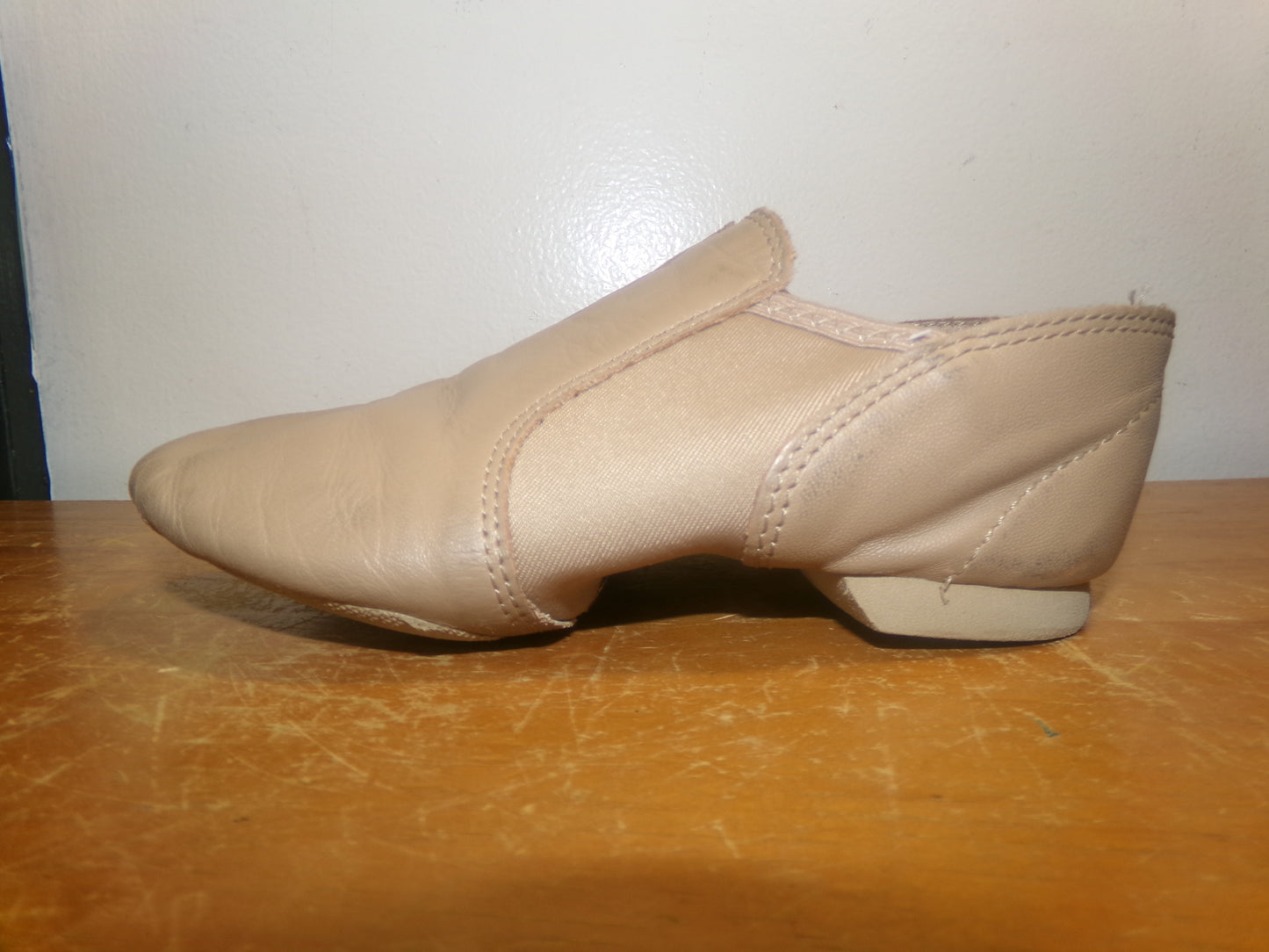 Pre-Owned Jazz Shoes Capezio 3M Child Side Elastic Leather Slip On Split Sole