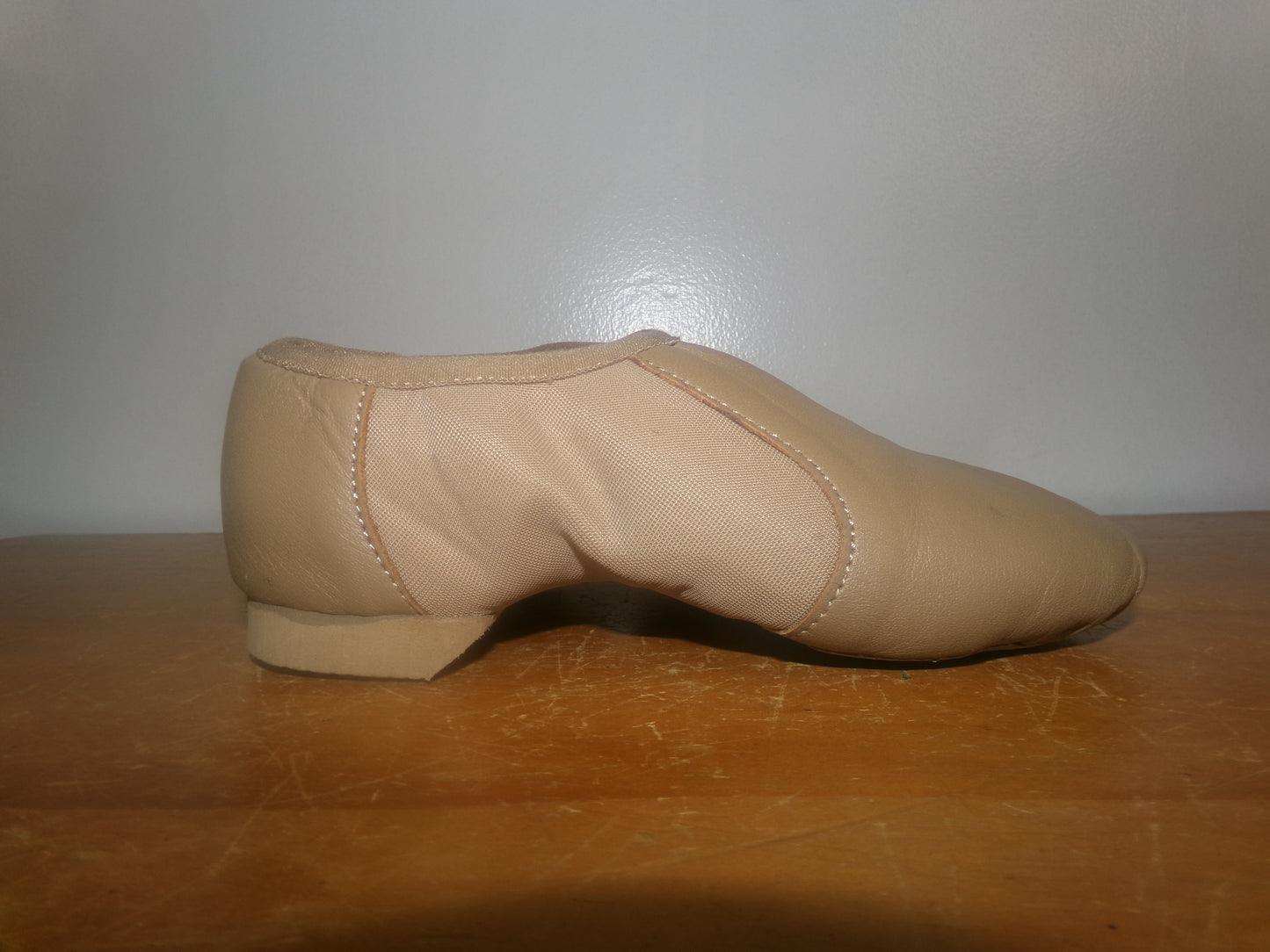 Pre-Owned Jazz Shoes Danz N Motion Tan 9158 Child Slip On Stretch Side