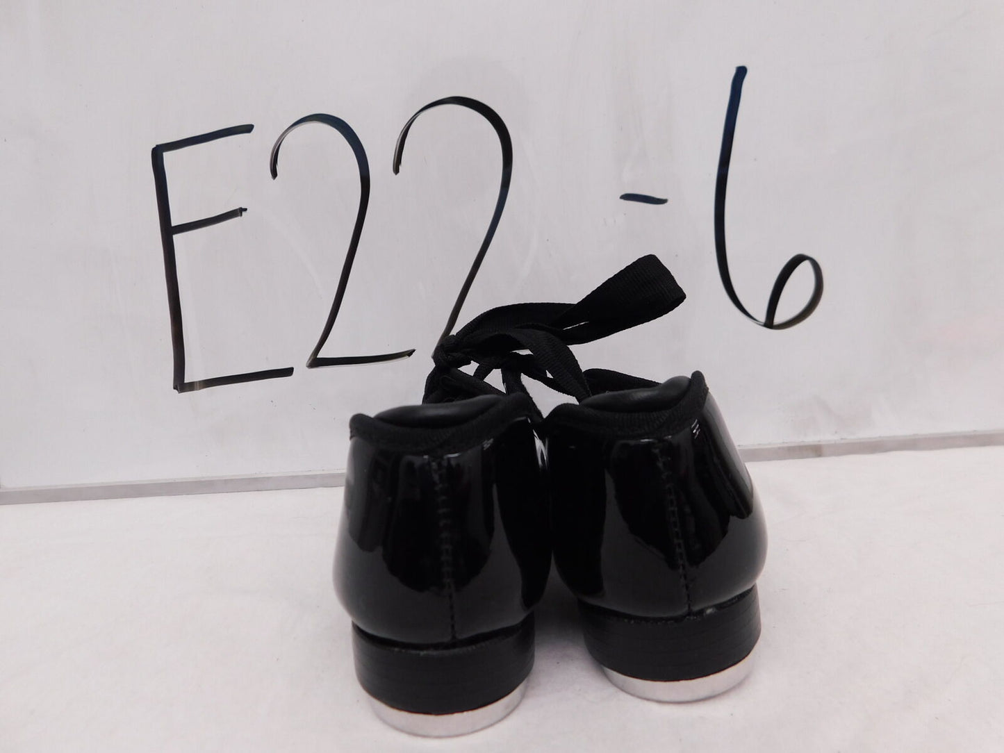 Pre-Owned Tap Shoes Capezio Toddler 9.5N Tyette Leather Ribbon or Elastic Student