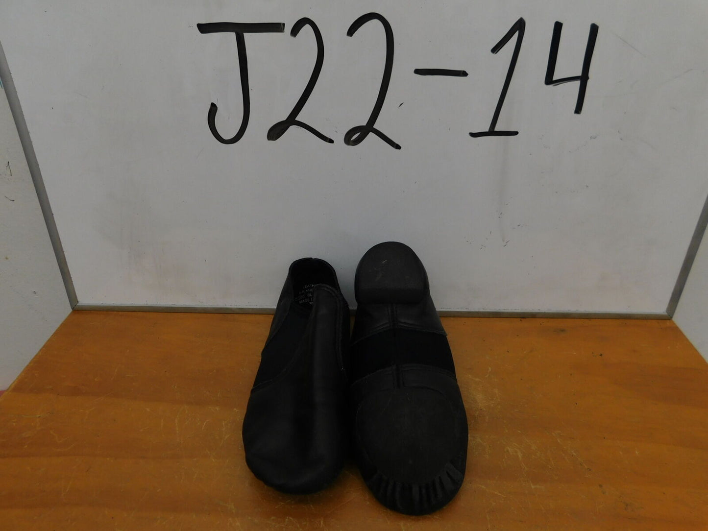 Pre-Owned Jazz Shoes Capezio Little Kid 12M  Leather Slip On