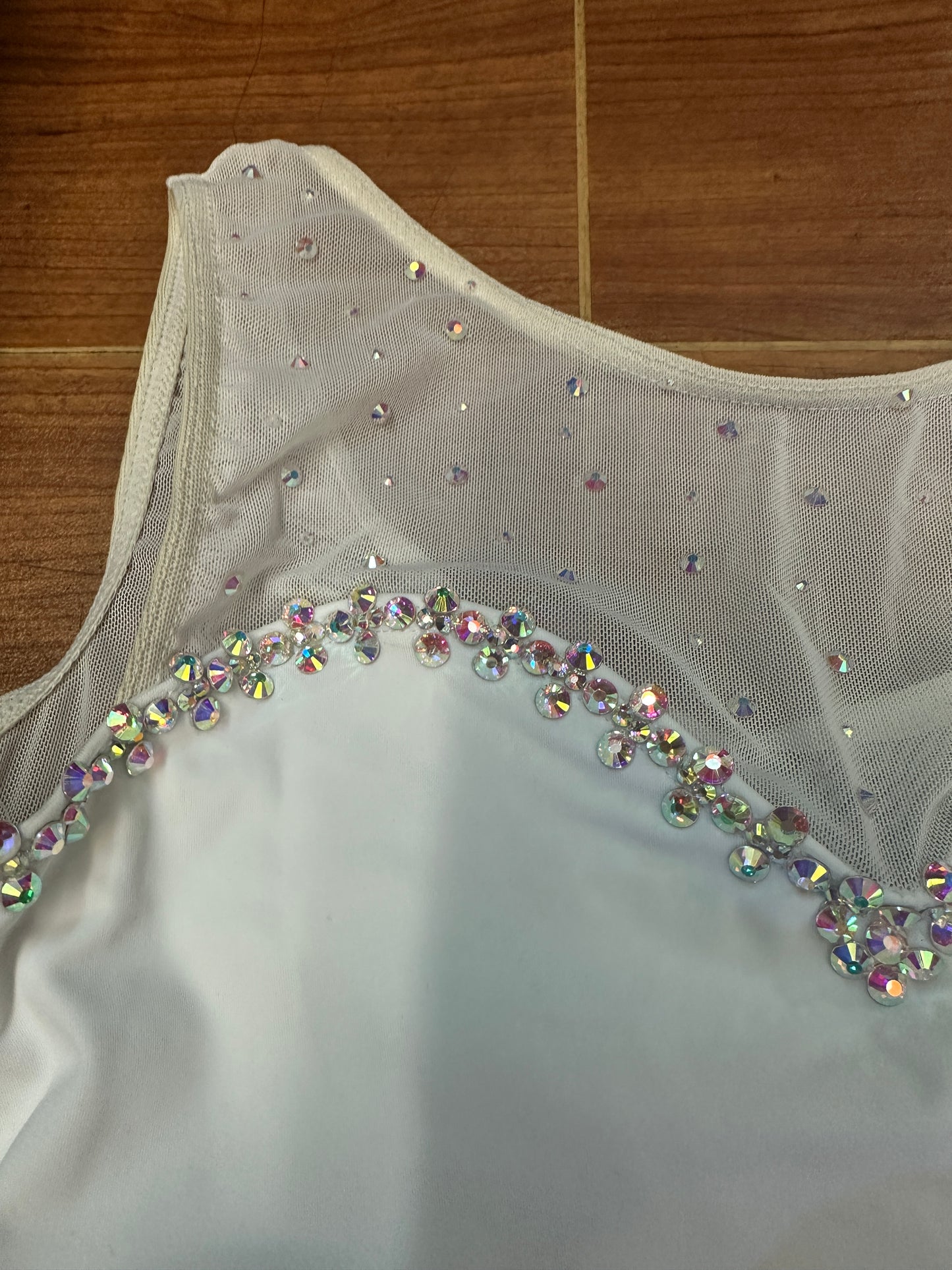 Pre-Owned Costume Weissman D11450 Small Adult White Draping Contemporary Rhinestones