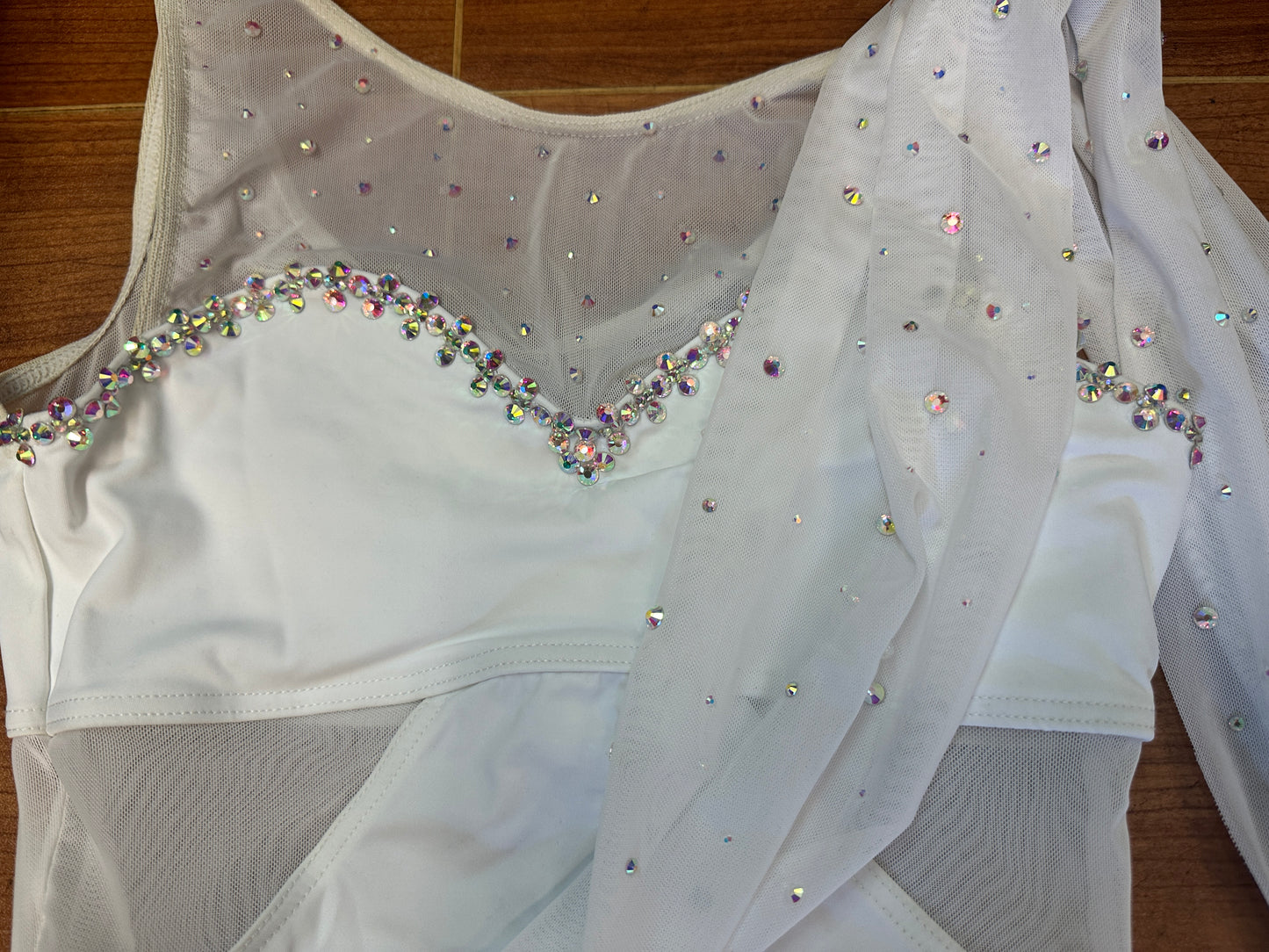 Pre-Owned Costume Weissman D11450 Small Adult White Draping Contemporary Rhinestones