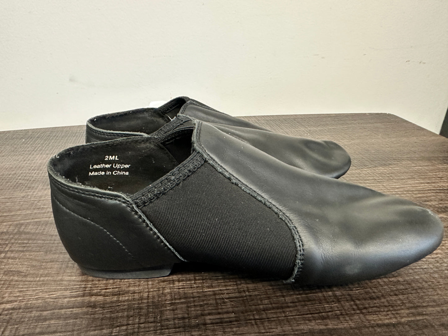 Pre-Owned Generic Jazz Shoe Youth 2 Black Leather Slip On