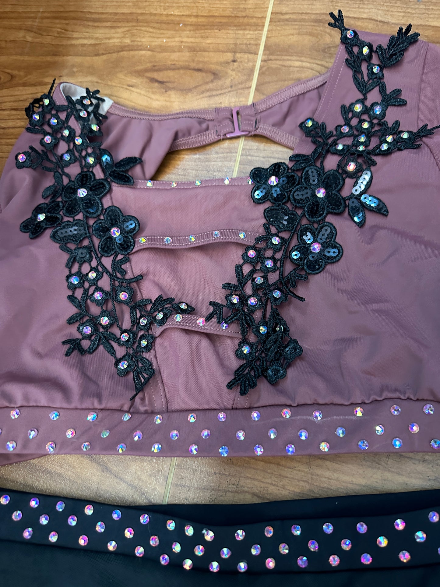 Pre-Owned Costume Small Adult Burgundy Weissman SM12283 Jazz Lyrical Contemporary 2 pc Rhinestones Mesh
