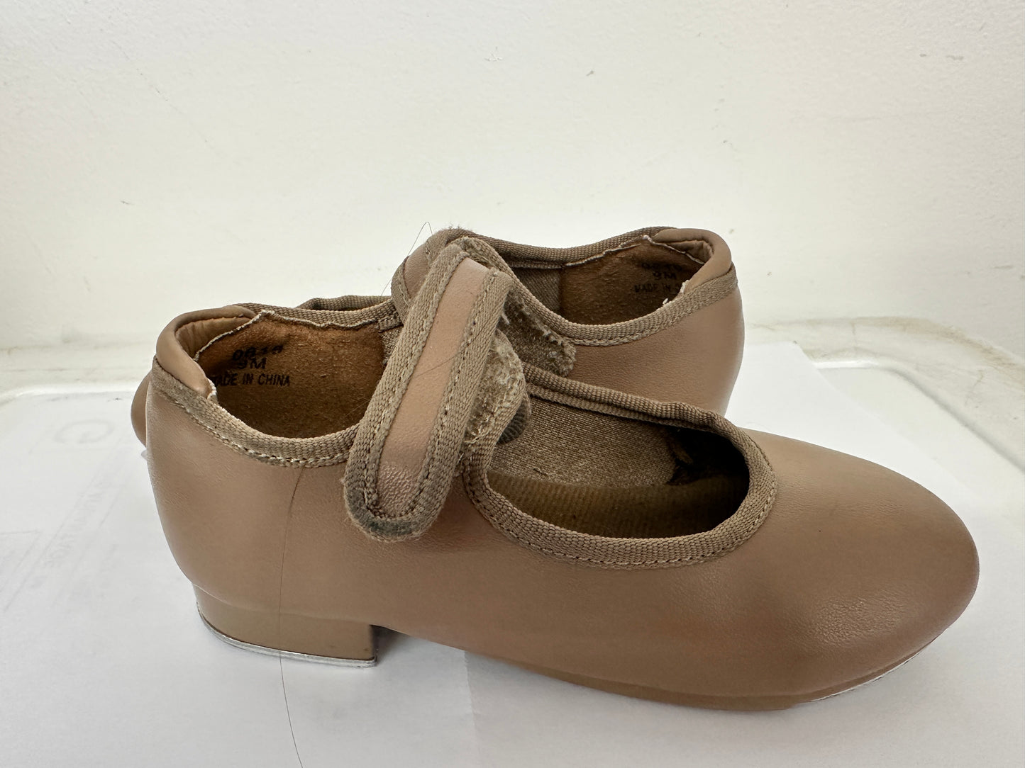 Pre-Owned Tap Shoes Danshuz 534 Girl's 9M Tan Mary Jane Easy Strap