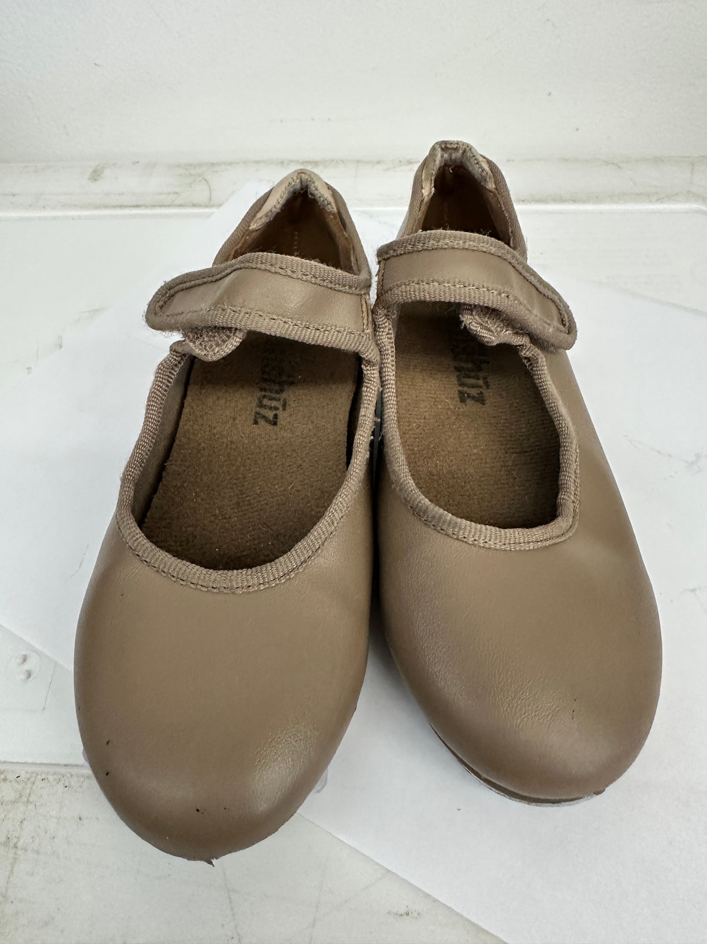 Pre-Owned Tap Shoes Danshuz 534 Girl's 10M Tan Mary Jane Easy Strap