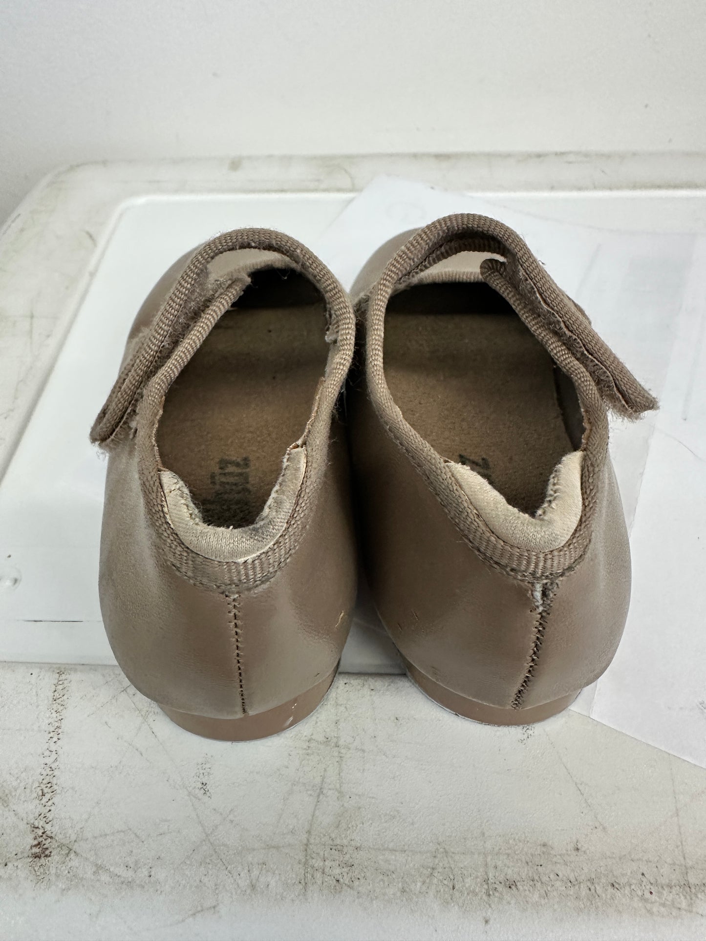 Pre-Owned Tap Shoes Danshuz 534 Girl's 10M Tan Mary Jane Easy Strap