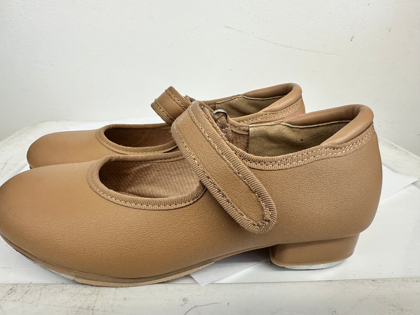 Pre-Owned Dance Tap Shoes Stelle Kids 12M Mary Jane easy Strap Tan