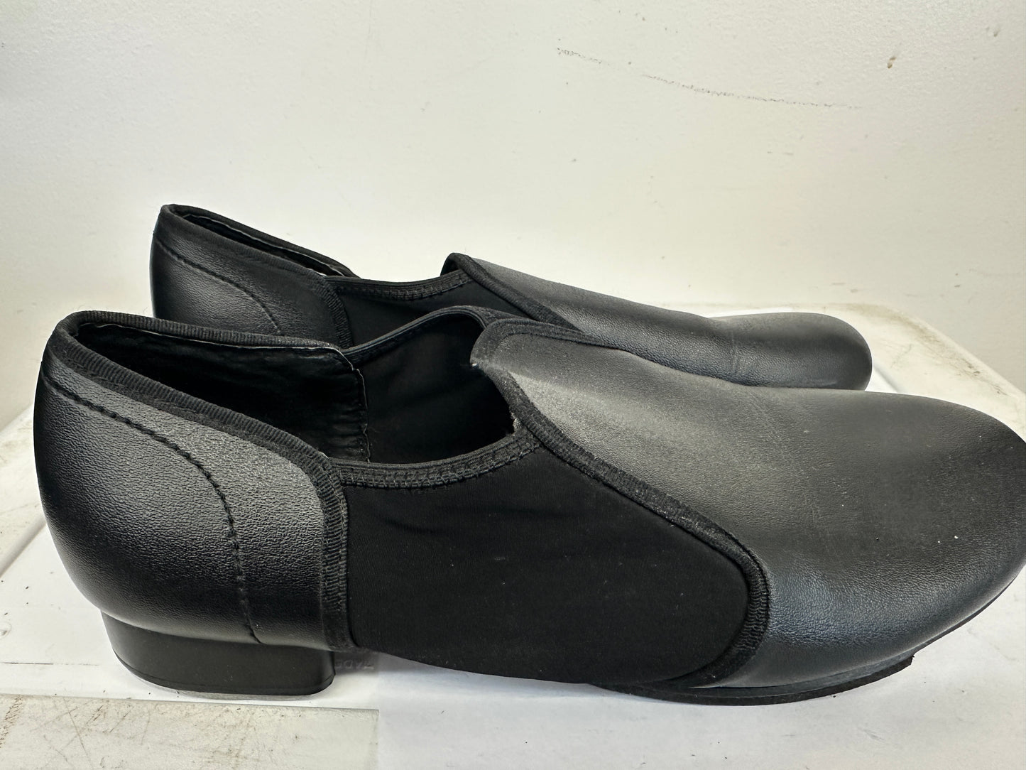 Pre-Owned Slip On Tap Shoes Theatricals Adult 9M Black