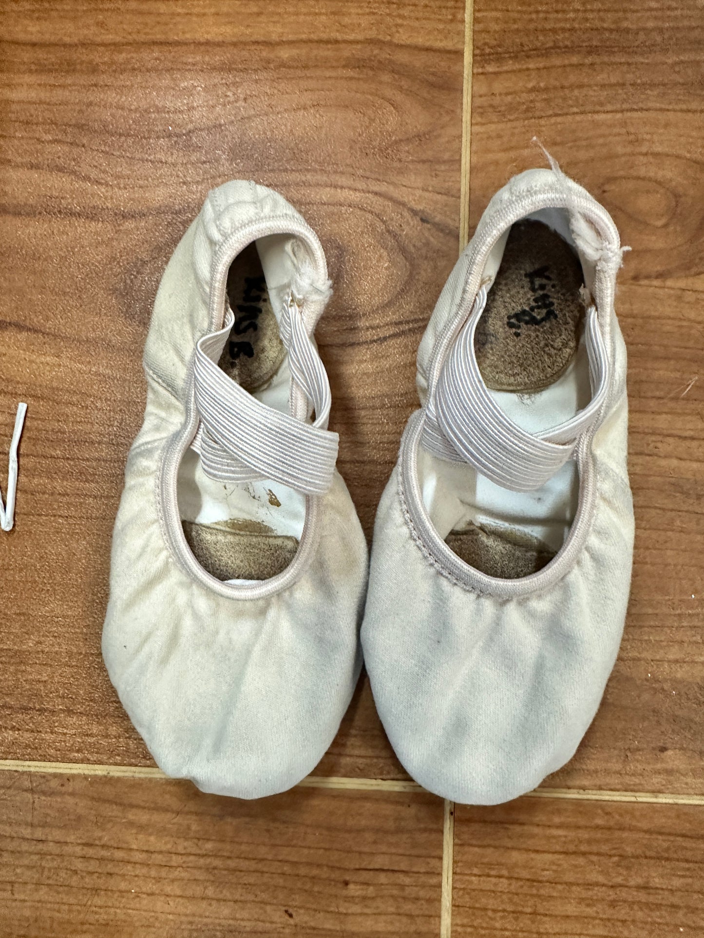 Pre-Owned Ballet Shoes Capezio Child 11M No Drawstring Canvas Crossing Straps Split Sole