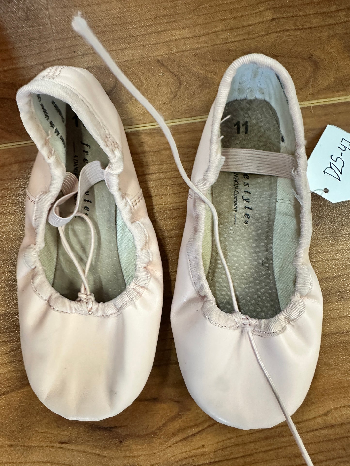 Pre-Owned Ballet Shoes Freestyle Big Kid 11M Leather Full Sole
