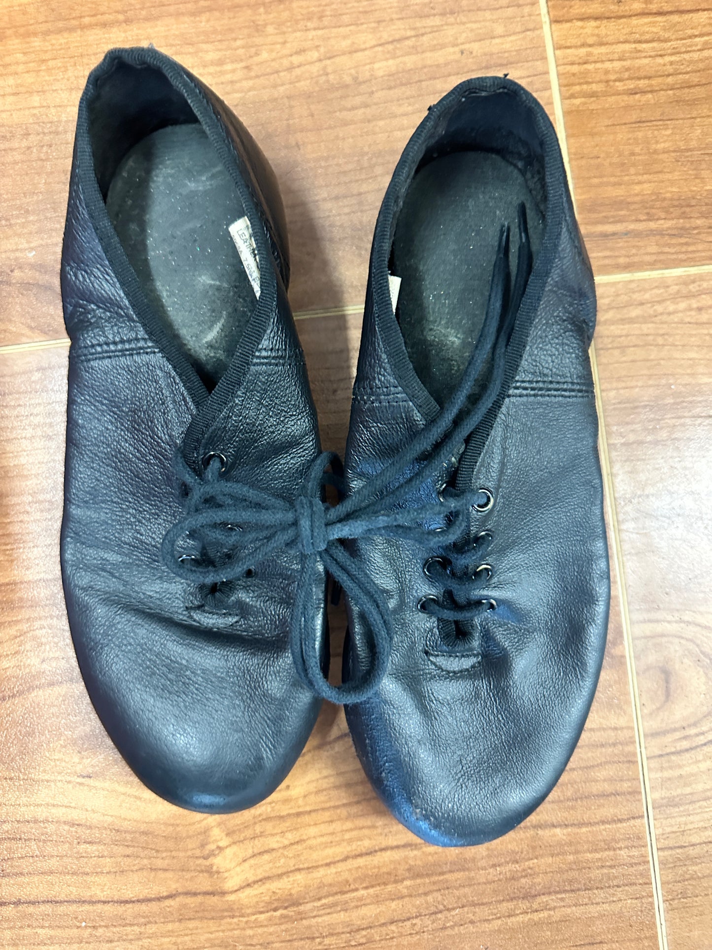 Pre-Owned Tap Shoes DanzNMotion Adult 7.5M Oxford Leather Black Split Sole