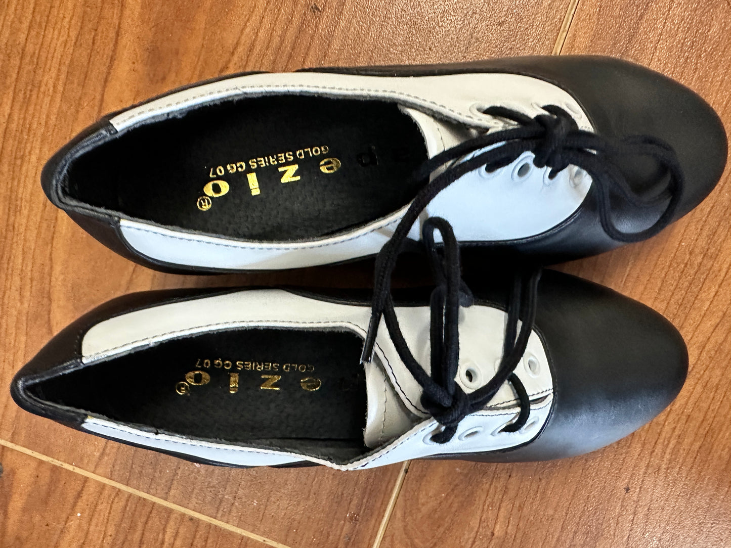 New Closeout Theater Dance Shoes Capezio CG07 Black White