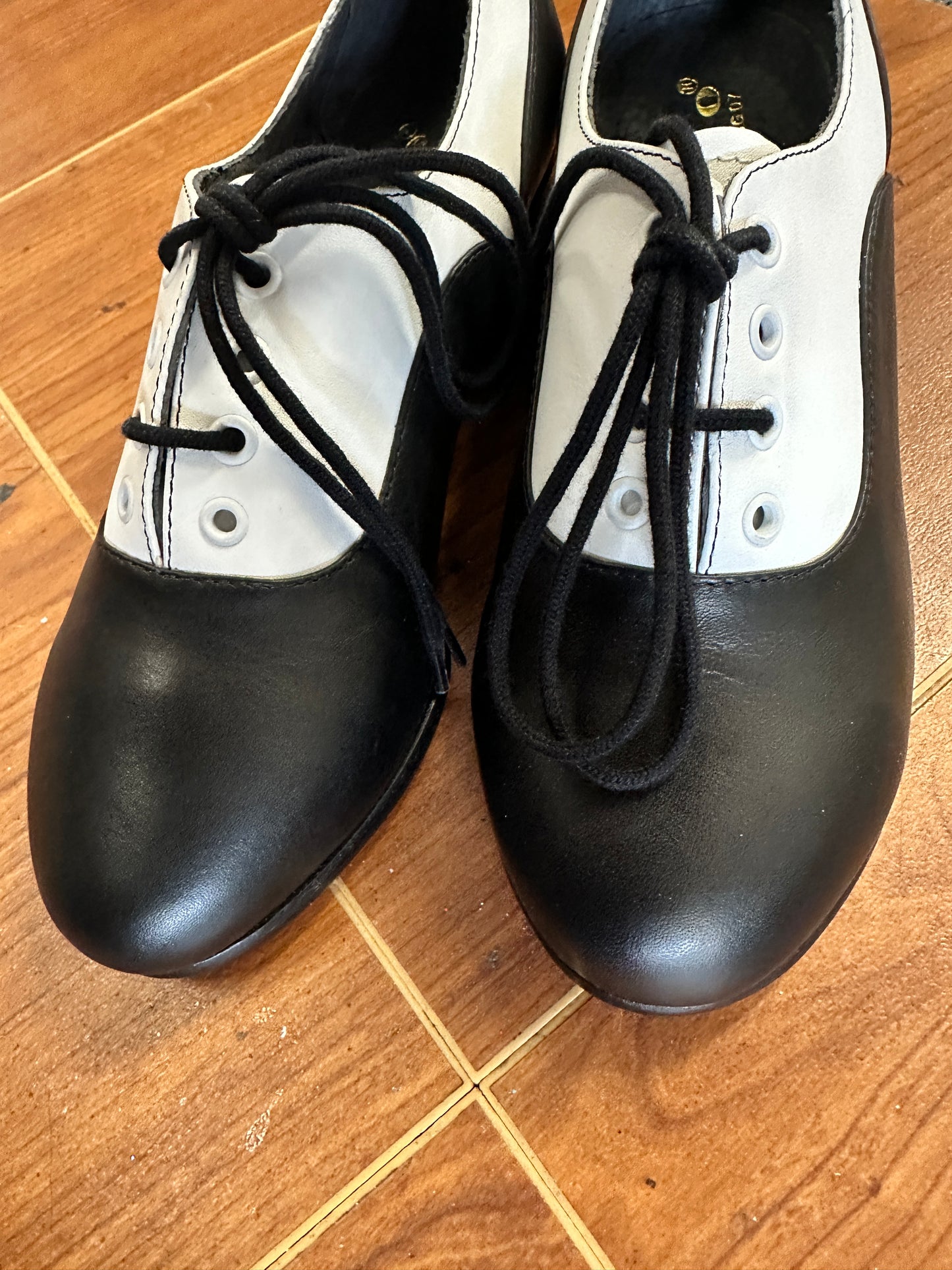 New Closeout Theater Dance Shoes Capezio CG07 Black White