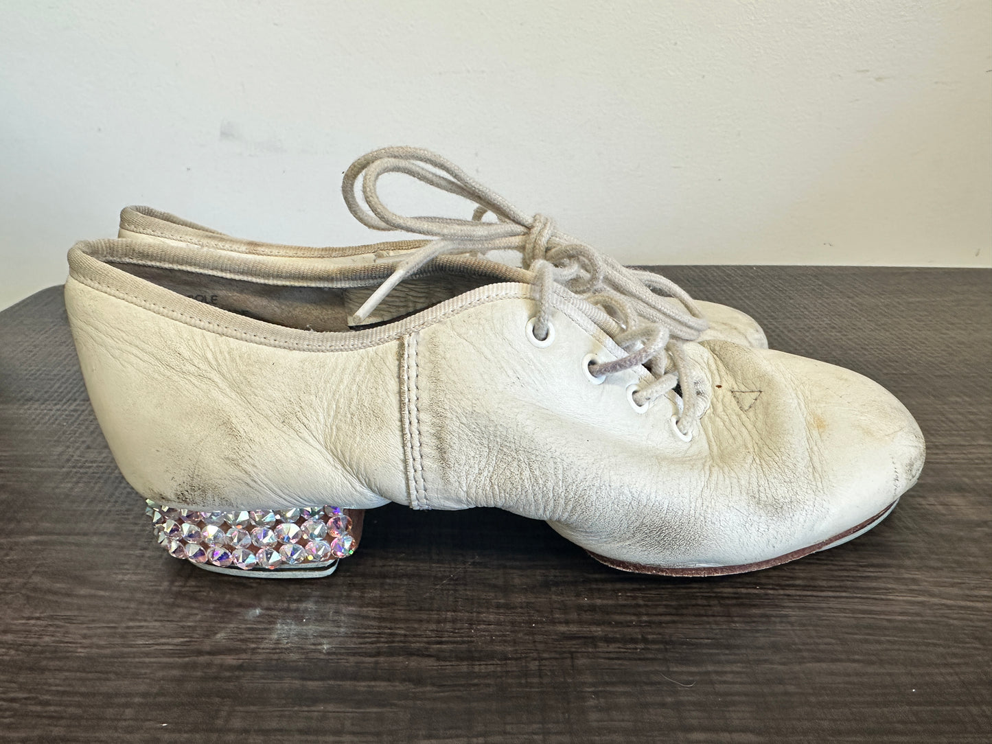Pre-Owned Buck Clogging Shoes Steven Stompers 5.5M White Oxford Split Sole Buck Taps