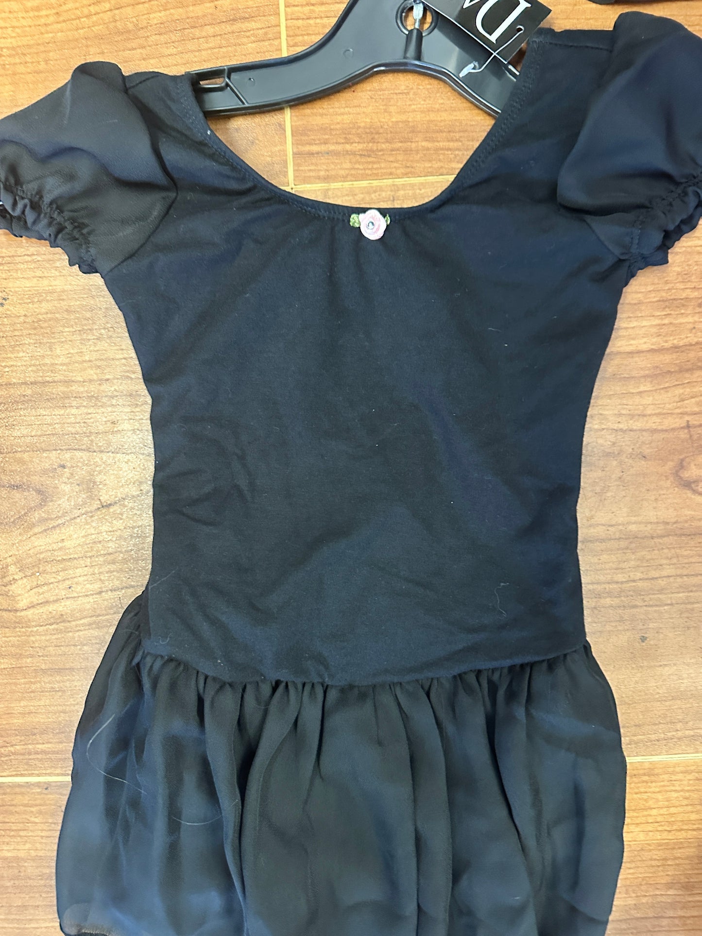 New Closeout Leotard Danskin 714 Lavender or Black Child Sizes Puff Sleeve Dress